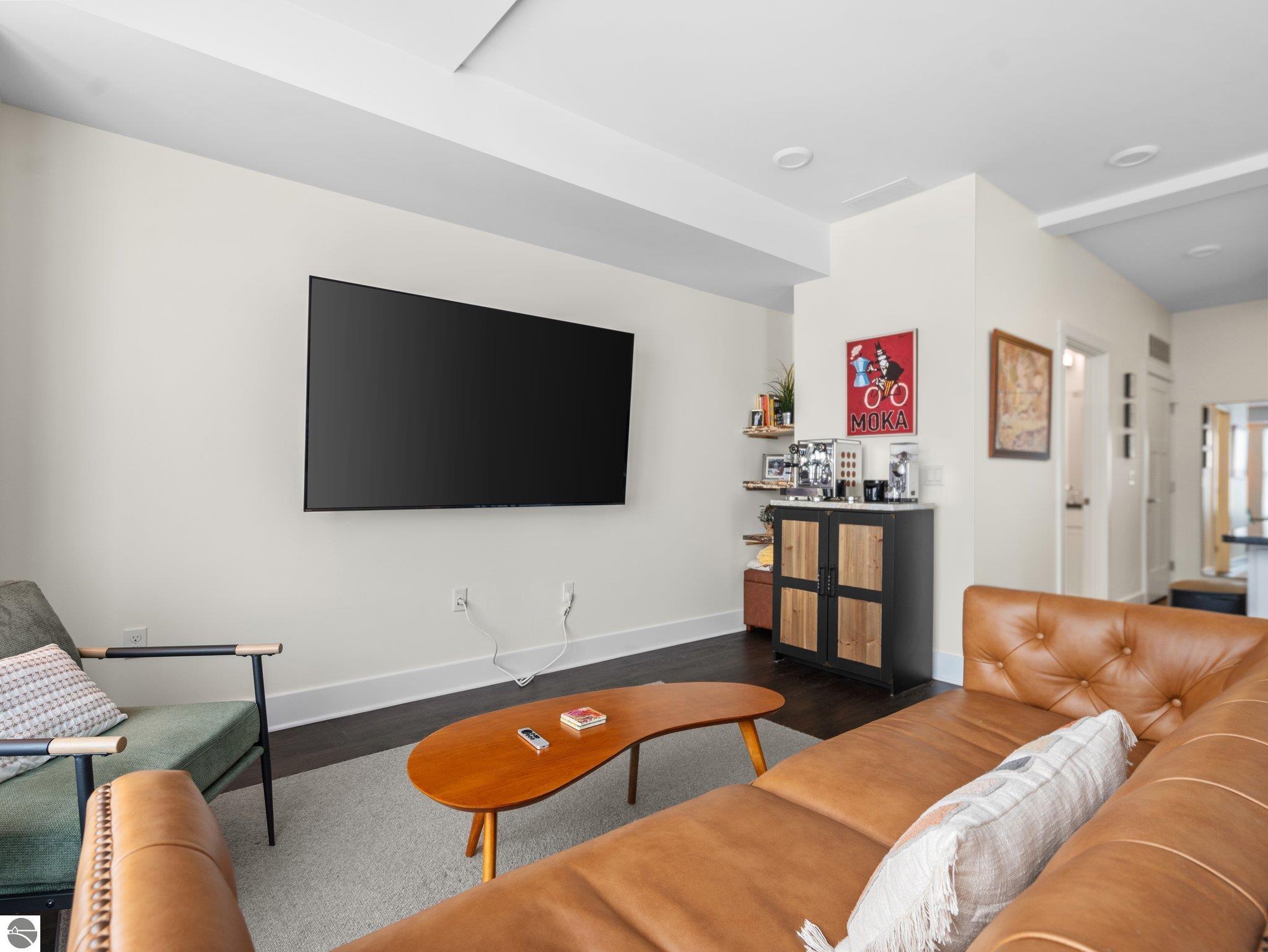 215 Washington Street # 2F
