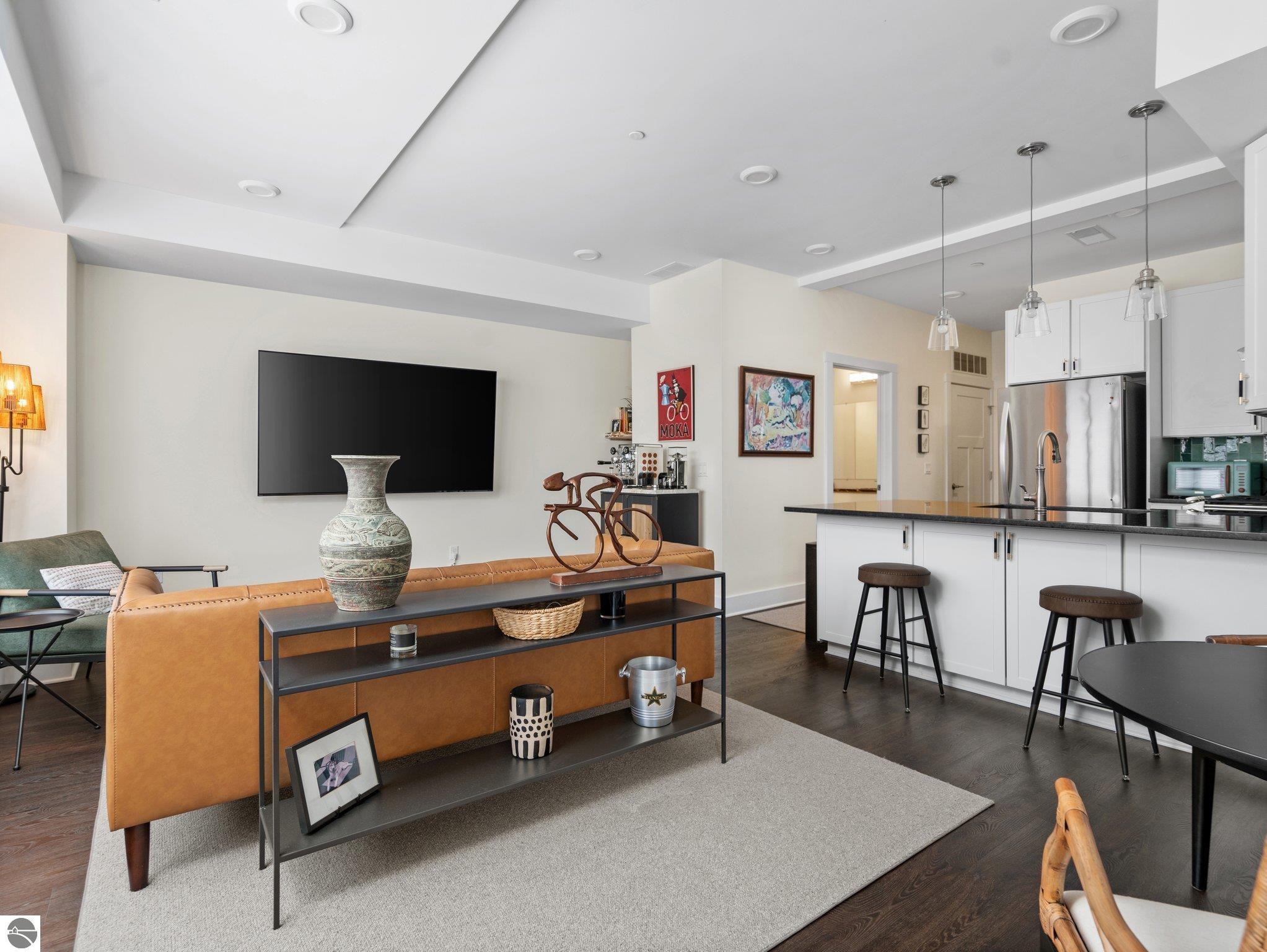 215 Washington Street # 2F
