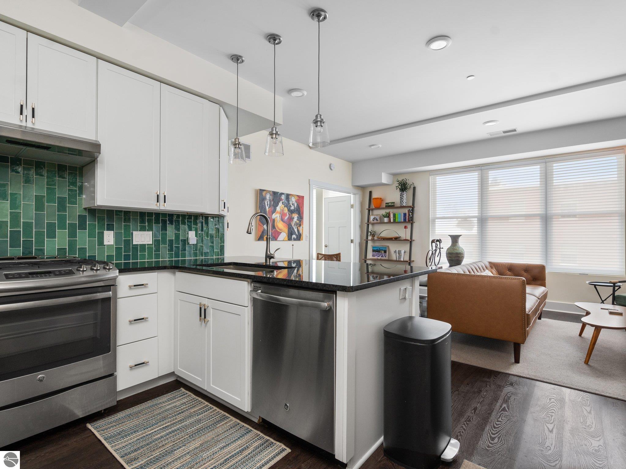 215 Washington Street # 2F