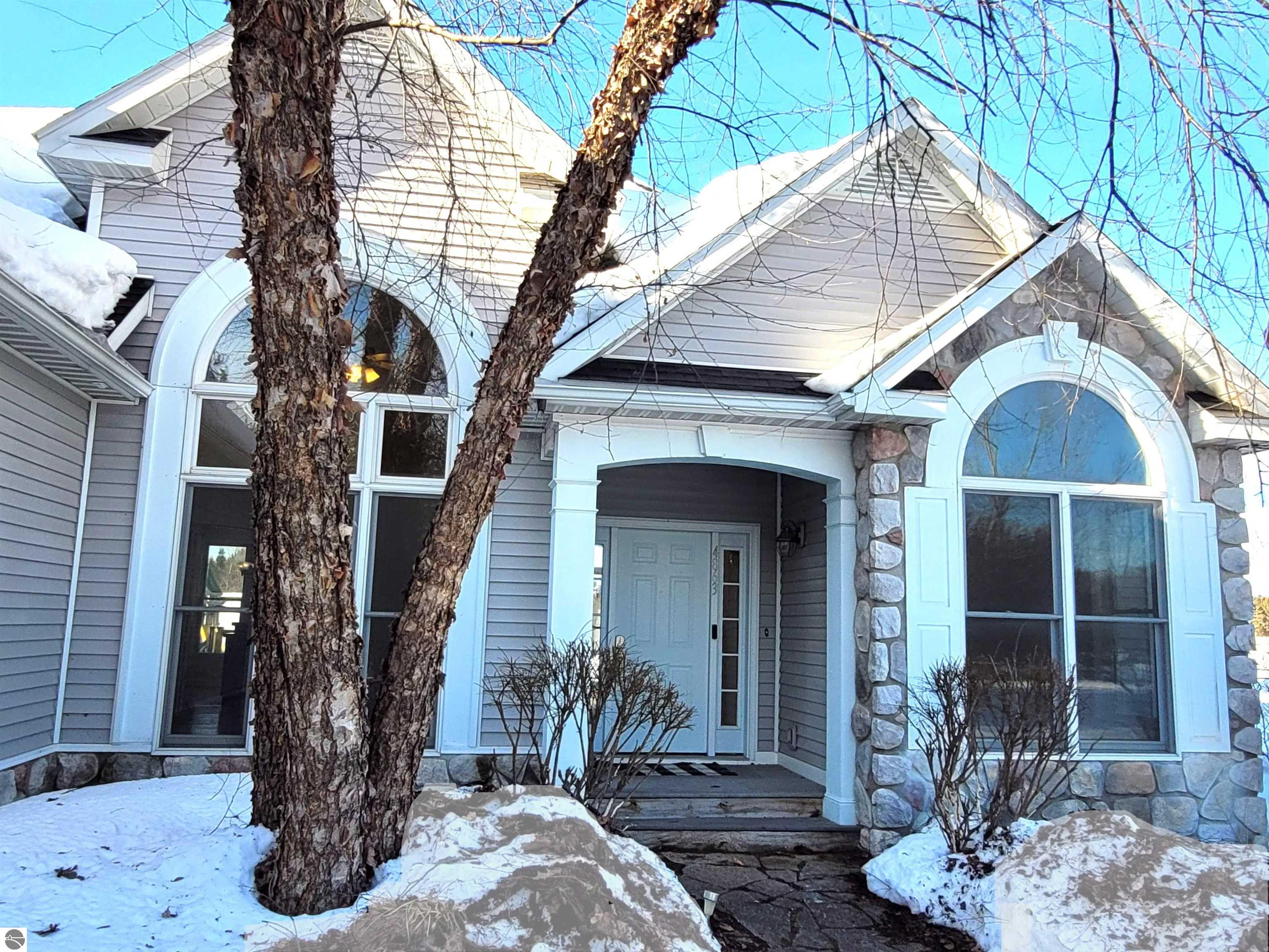 4863 Arbor Grove