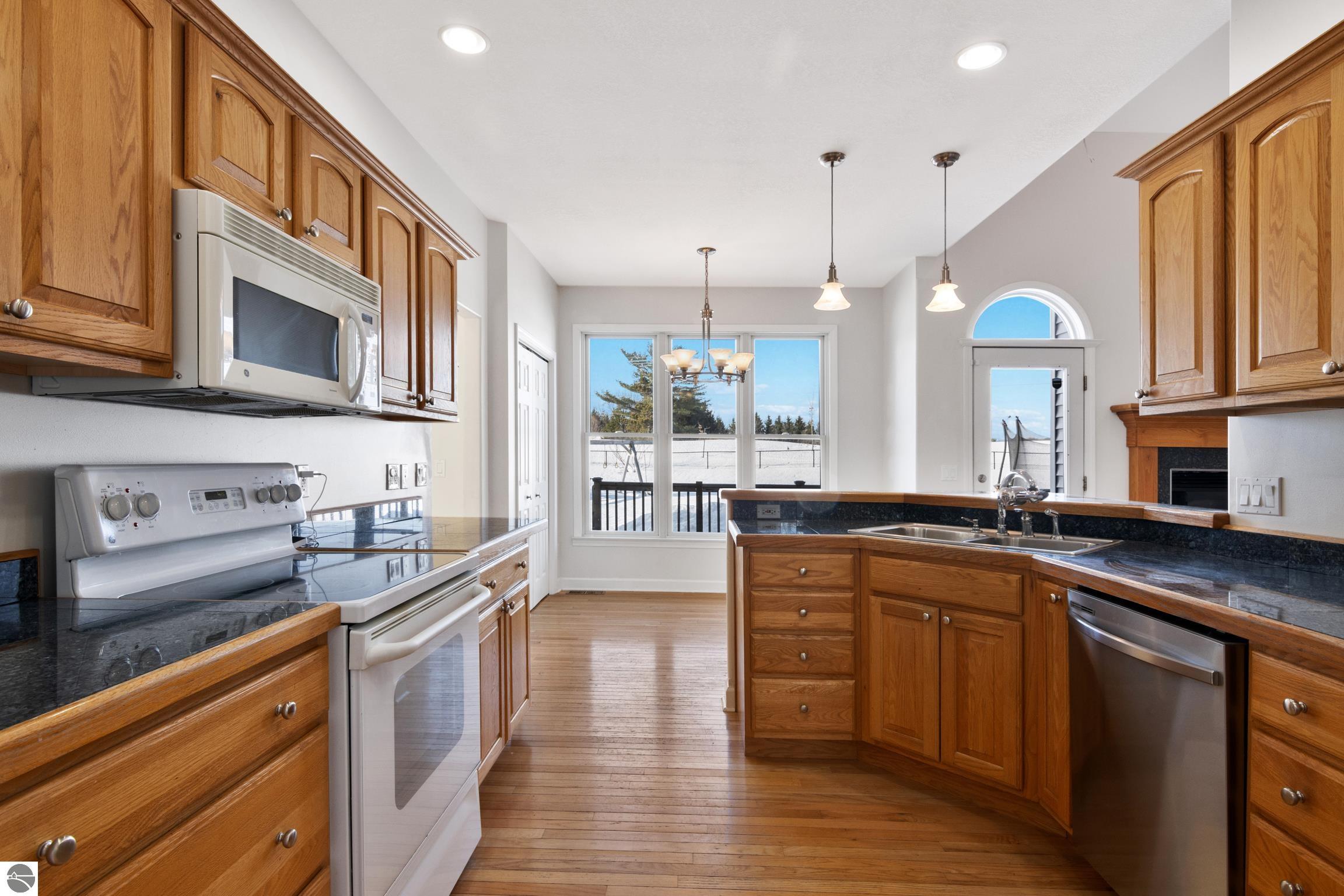 4863 Arbor Grove