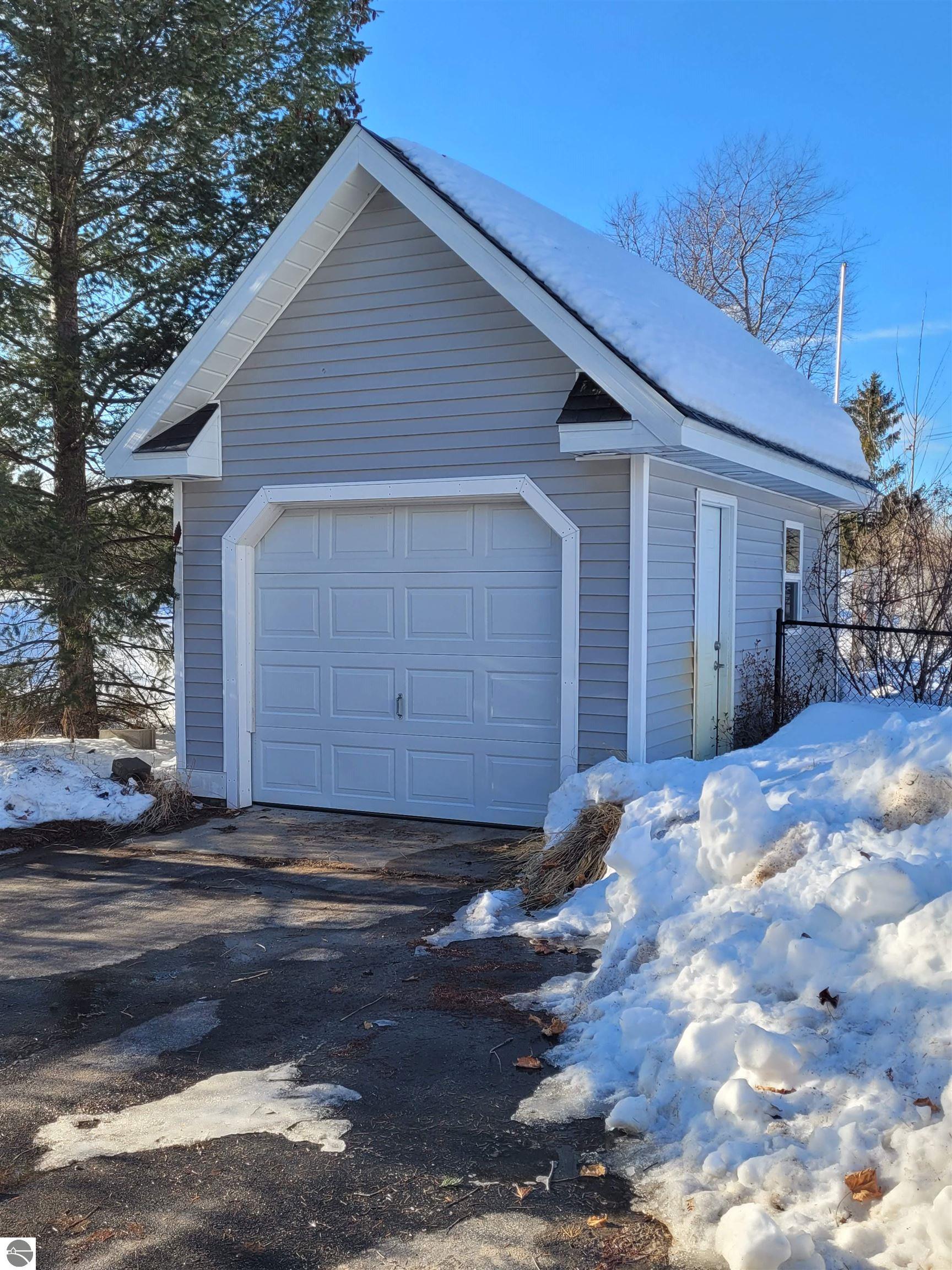 4863 Arbor Grove