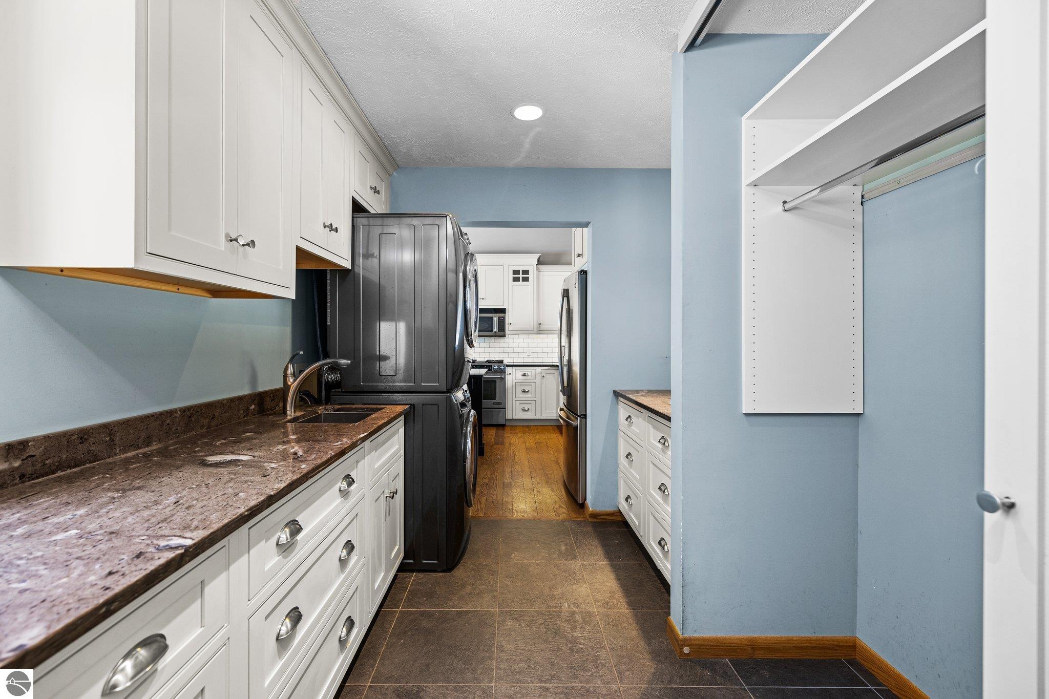 2970 Keewaydin Trail