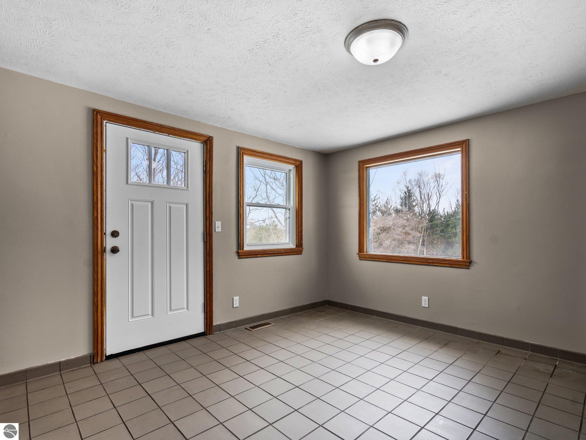 2915 E Hammond