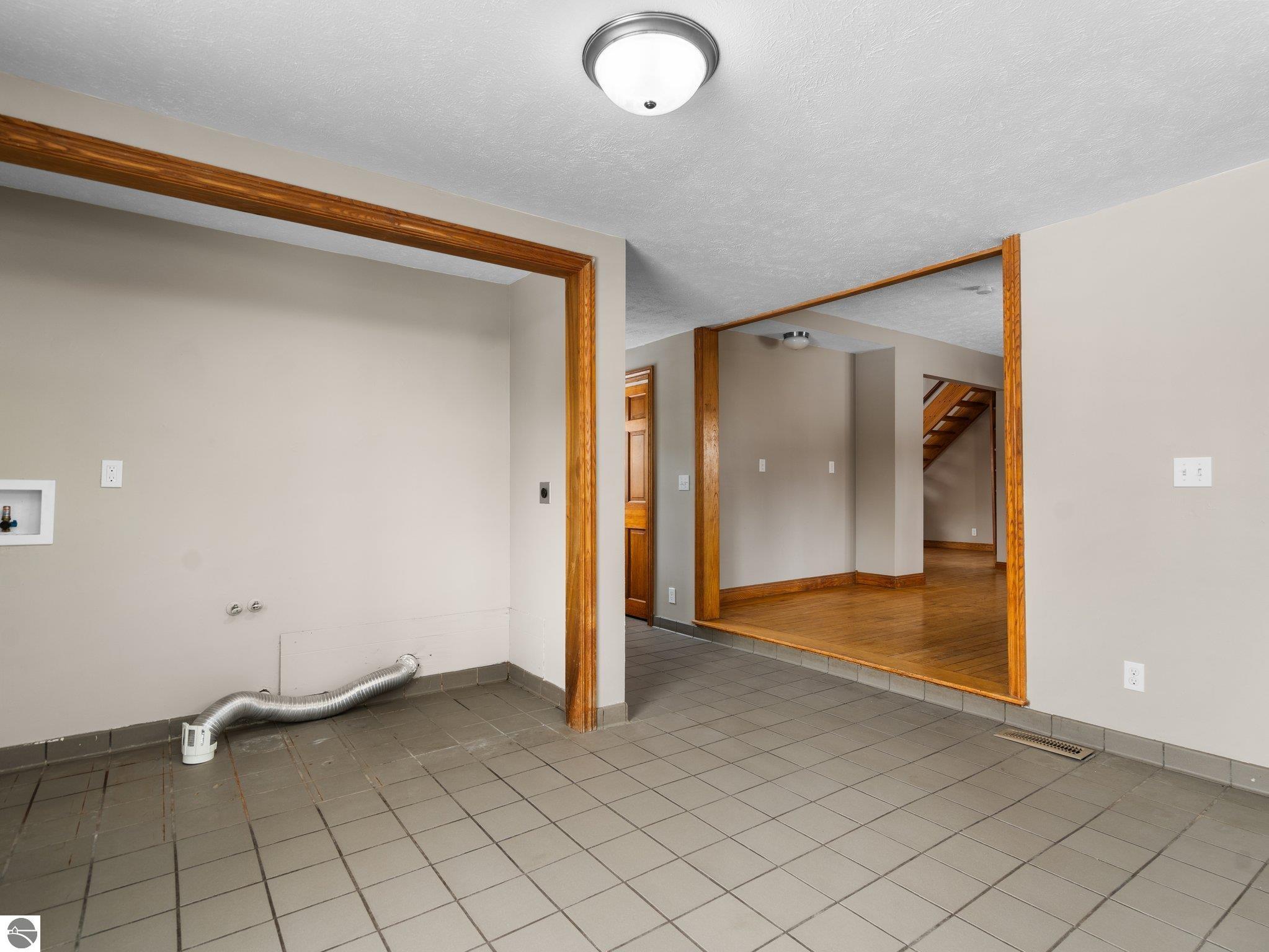 2915 E Hammond