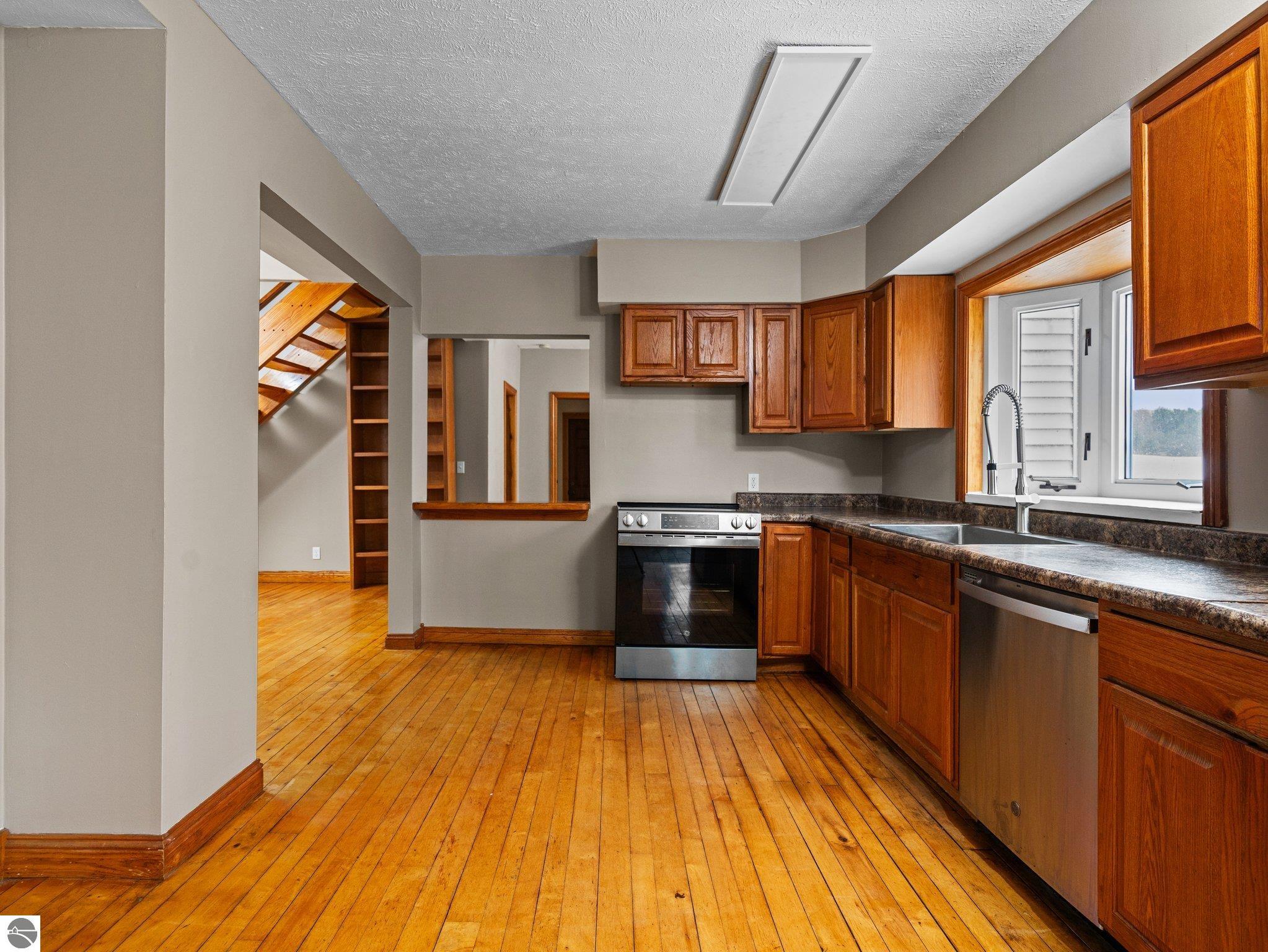 2915 E Hammond