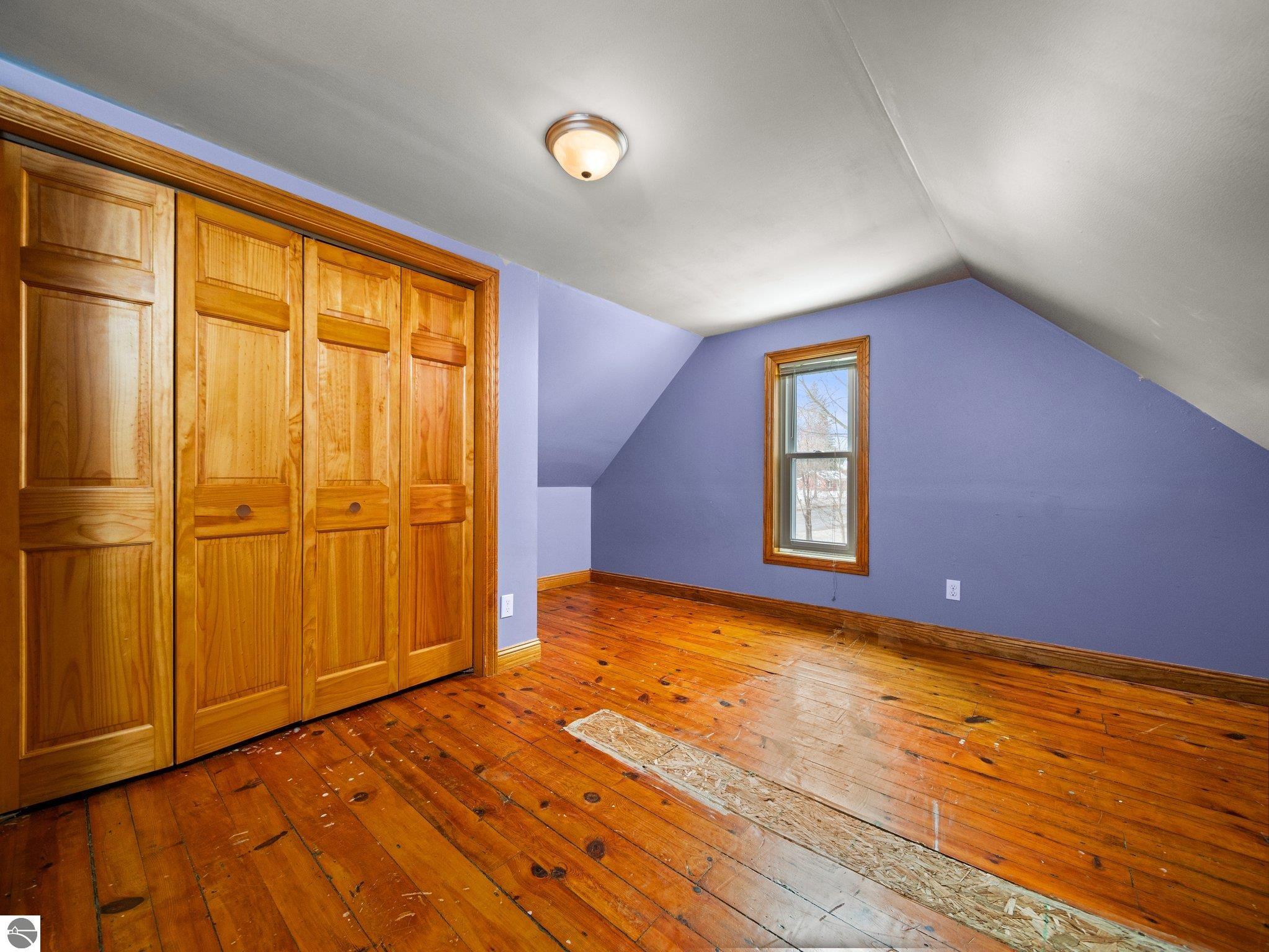 2915 E Hammond