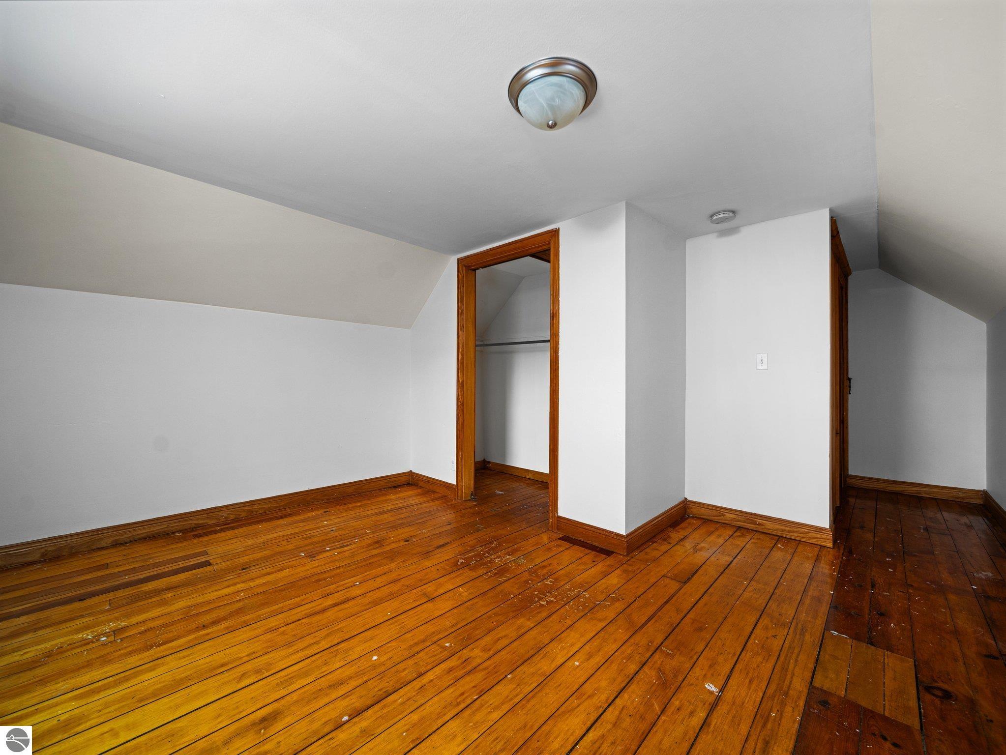 2915 E Hammond
