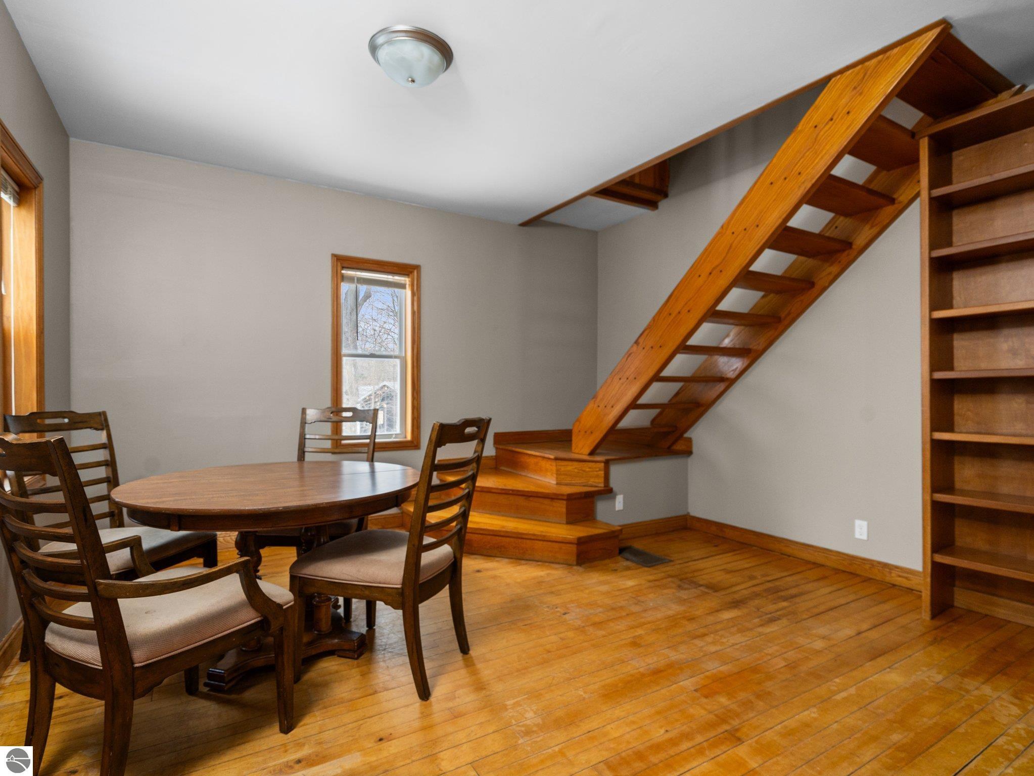 2915 E Hammond