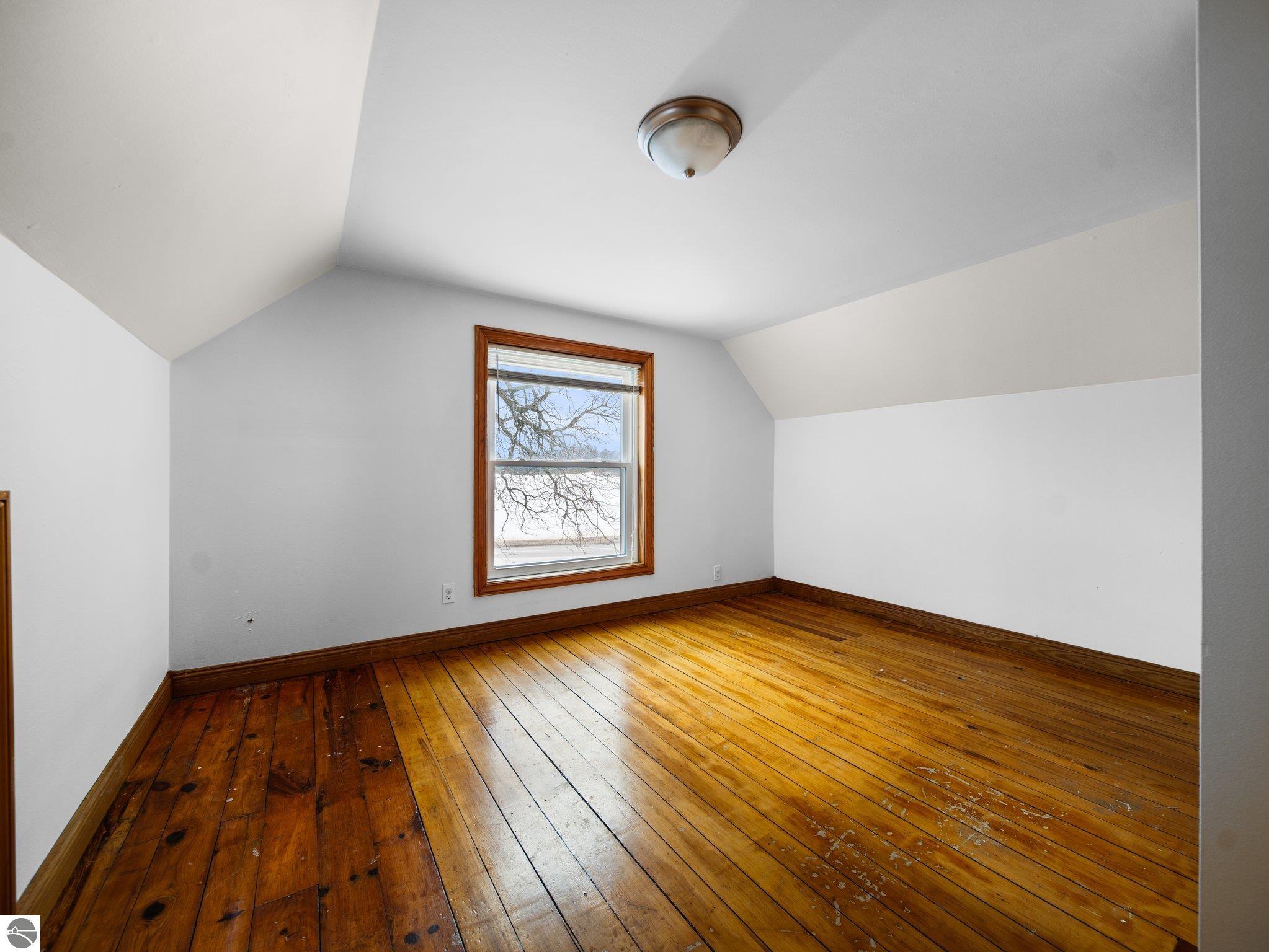 2915 E Hammond