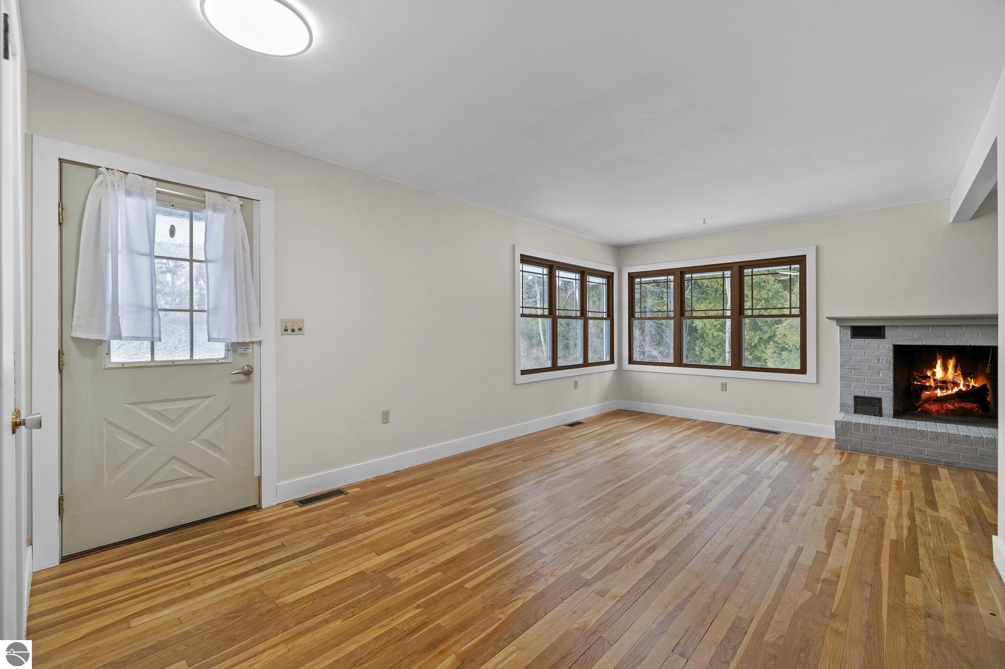359 W Third Street