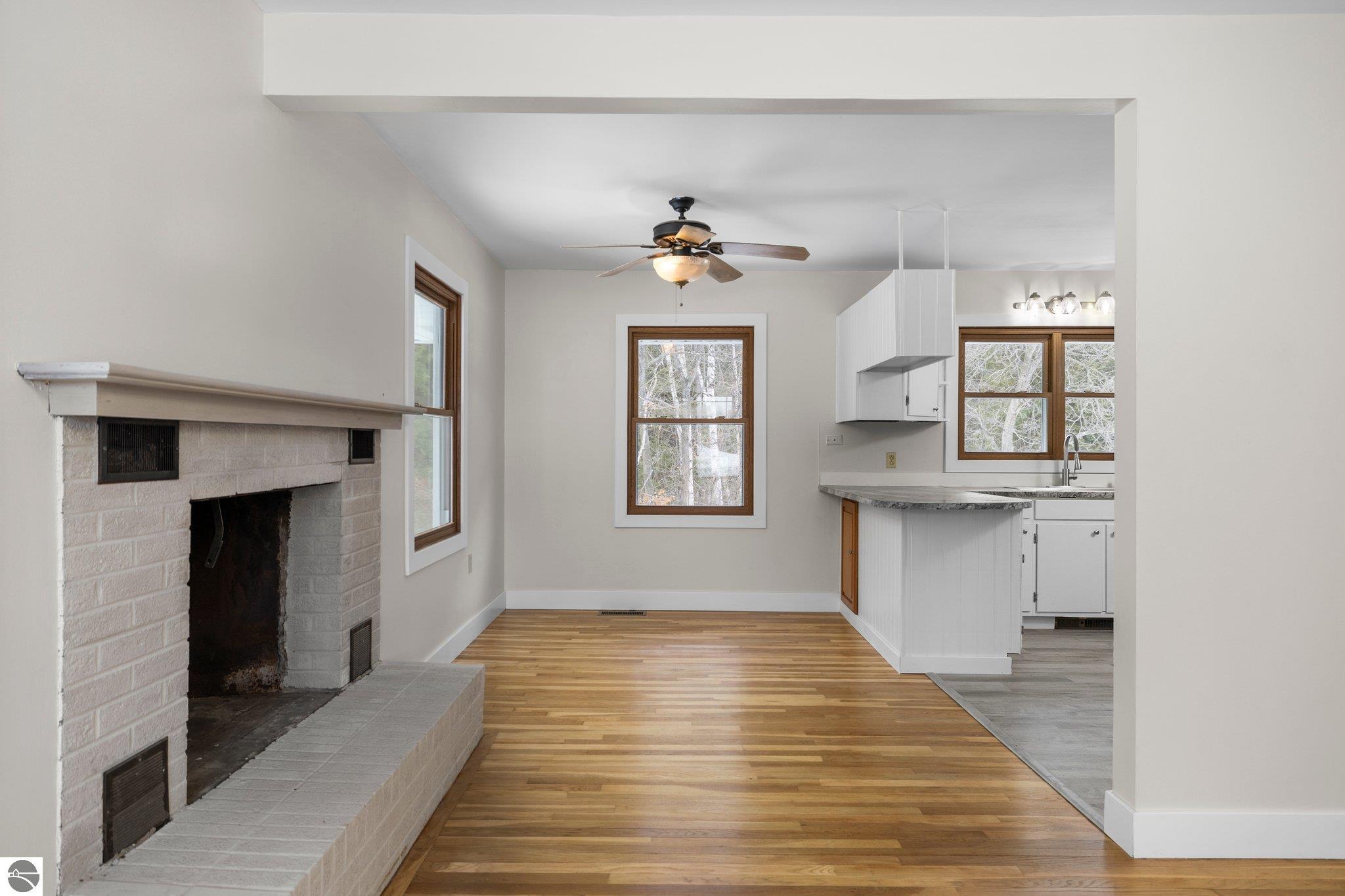 359 W Third Street