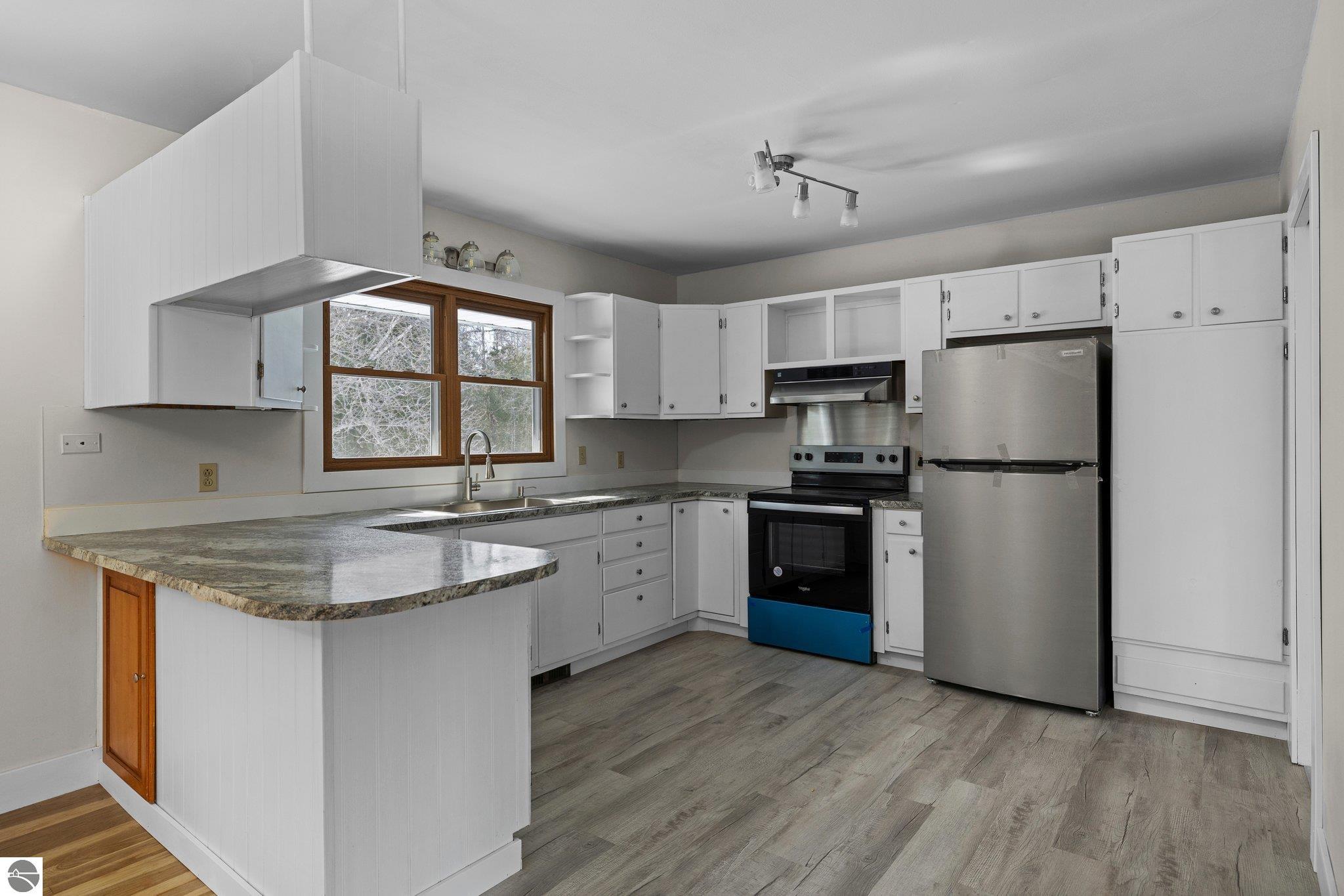 359 W Third Street