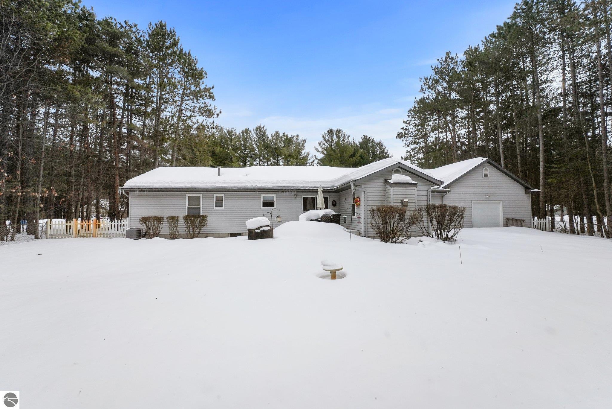 9136 Evergreen Drive
