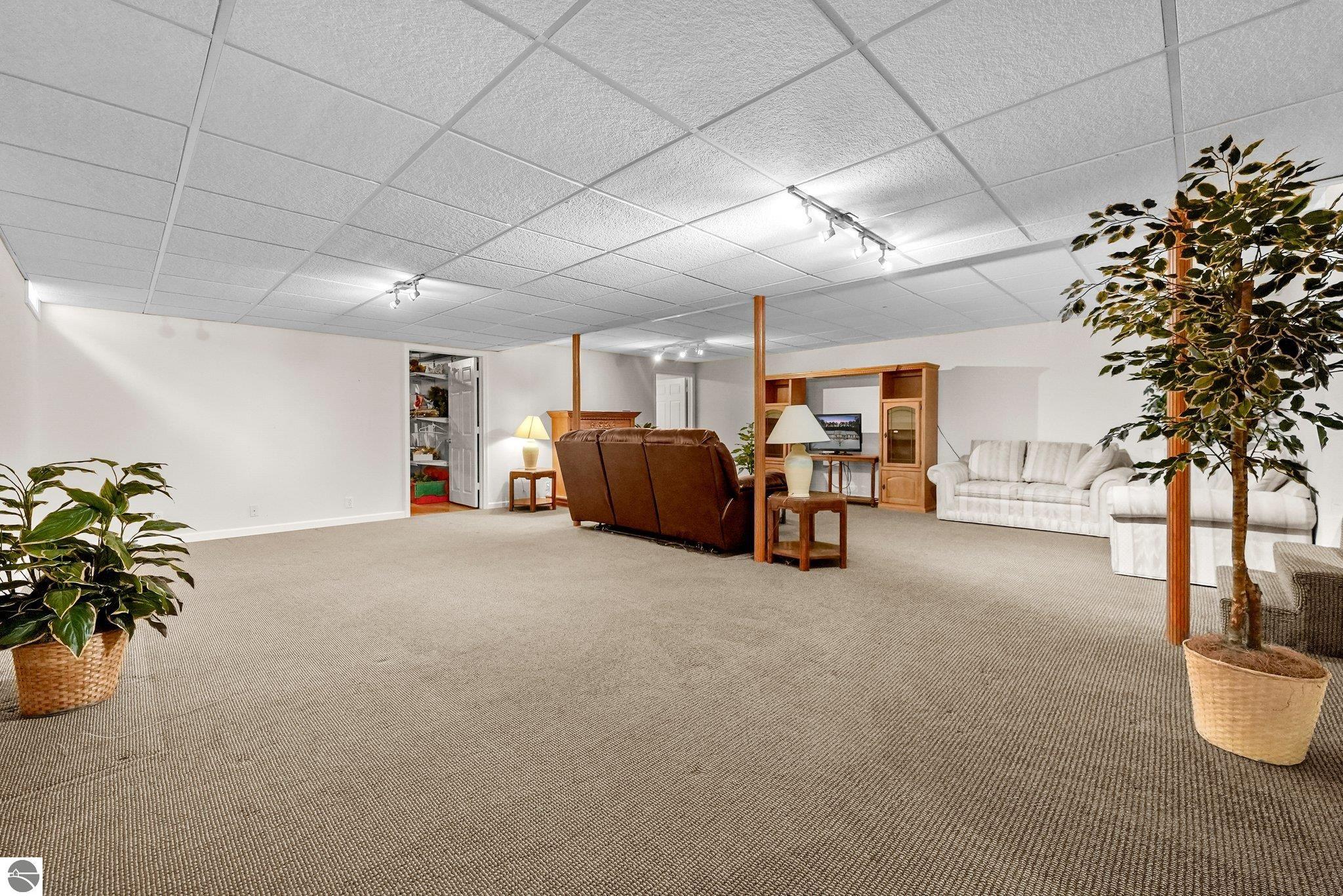 9136 Evergreen Drive