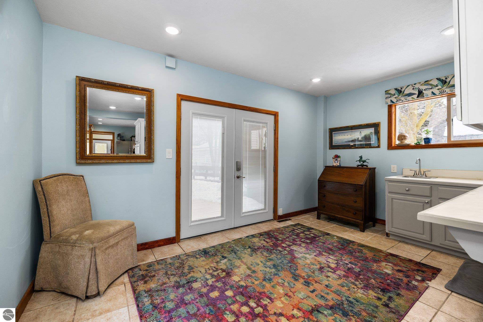 425 W Ninth Street