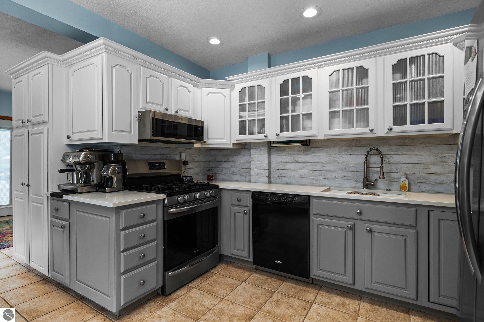 425 W Ninth Street