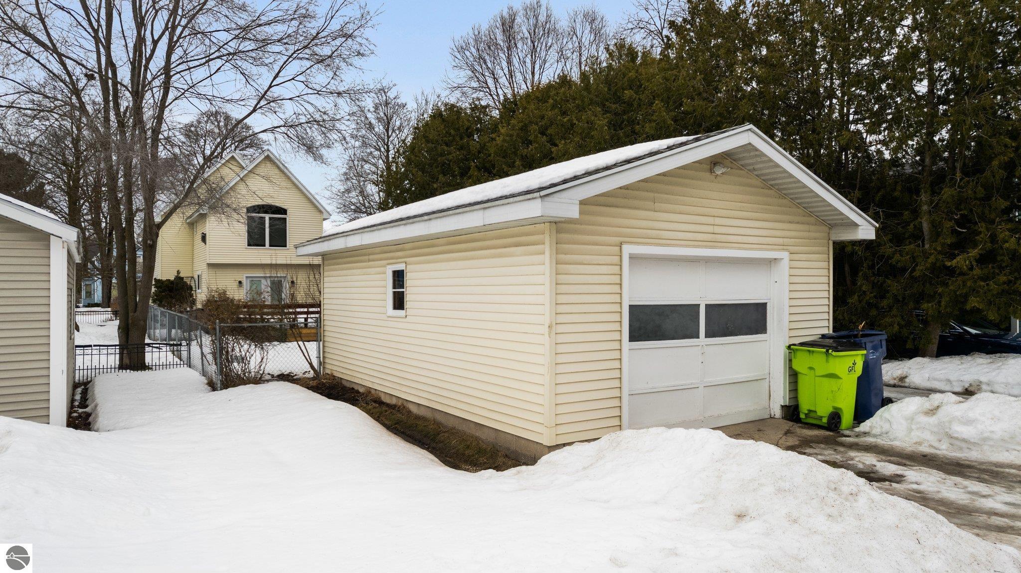 425 W Ninth Street