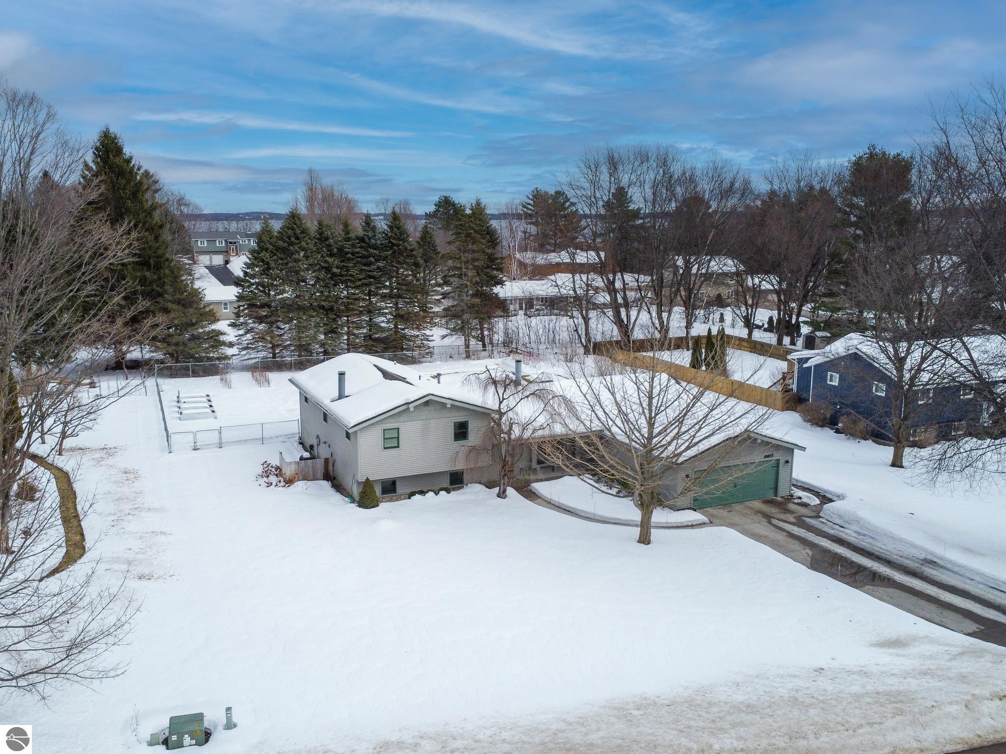10017 E Lakeview Hills Road