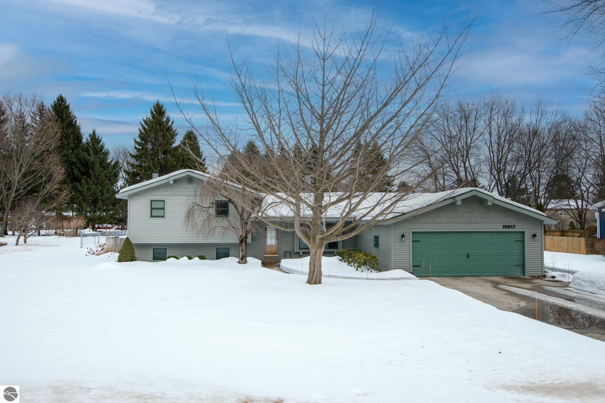 10017 E Lakeview Hills Road