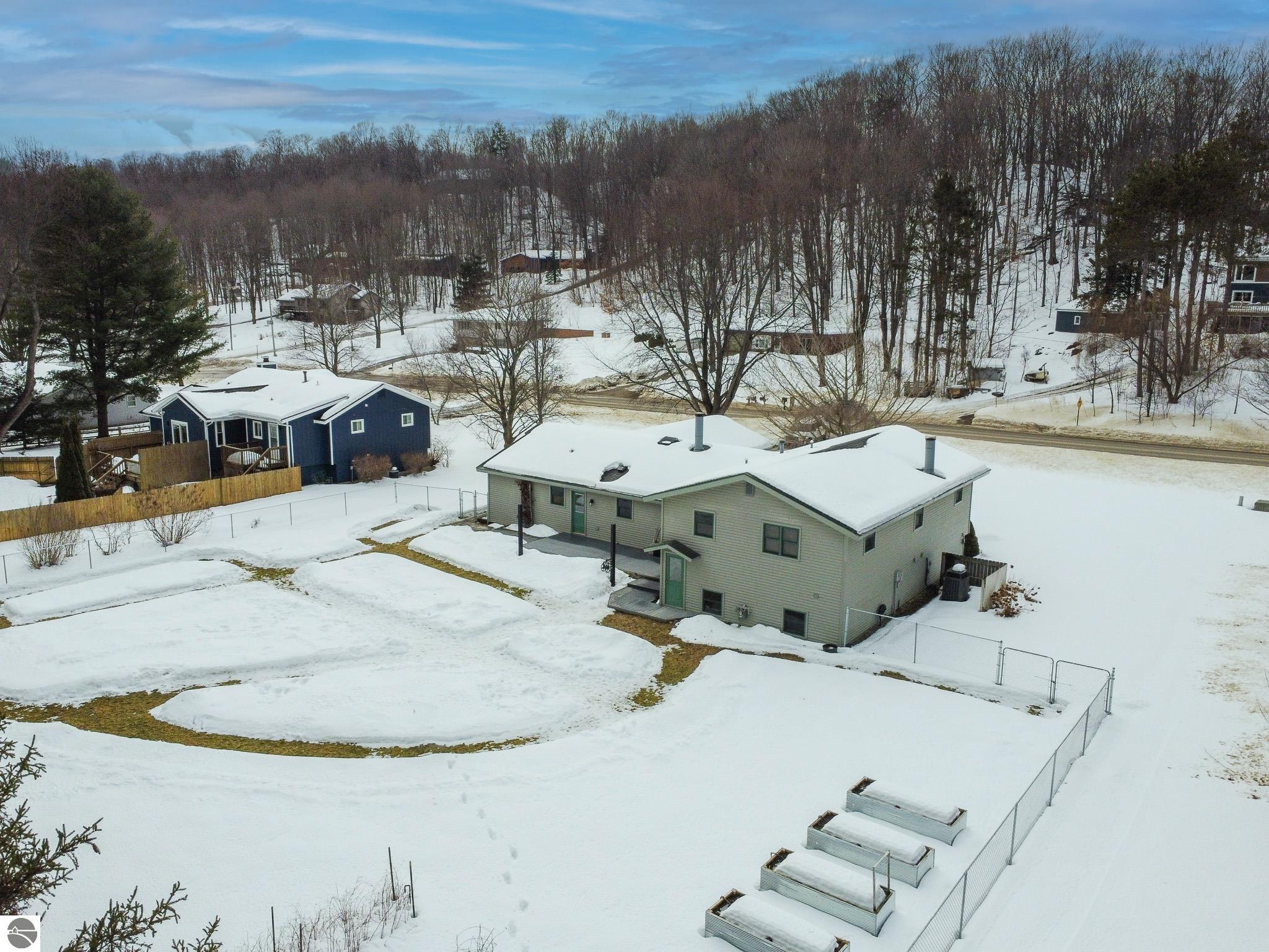 10017 E Lakeview Hills Road
