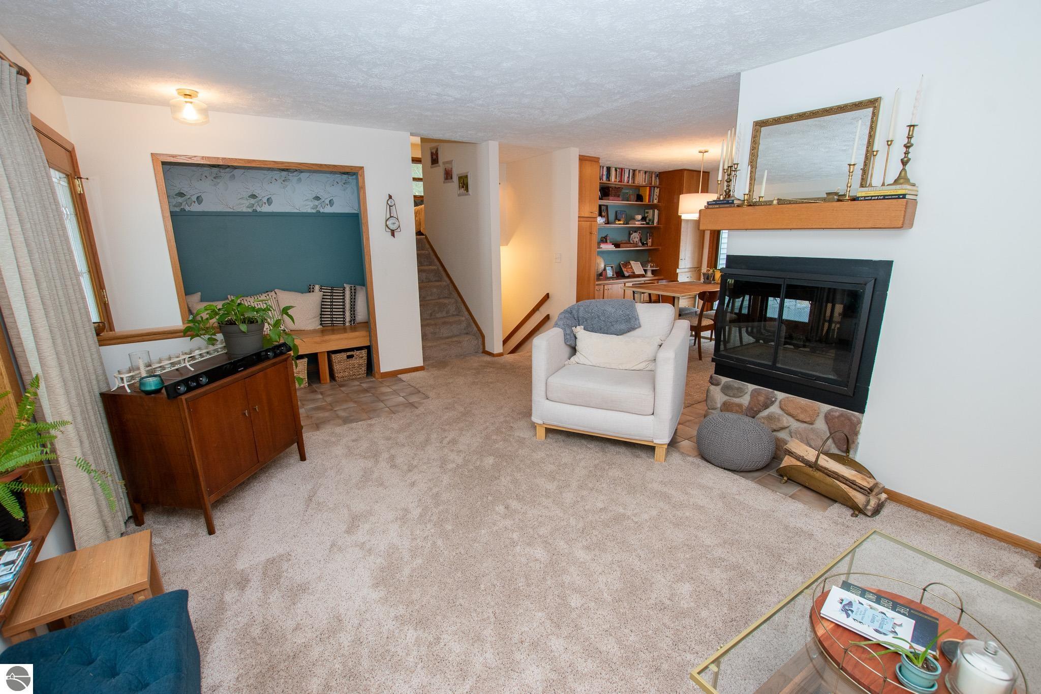 10017 E Lakeview Hills Road