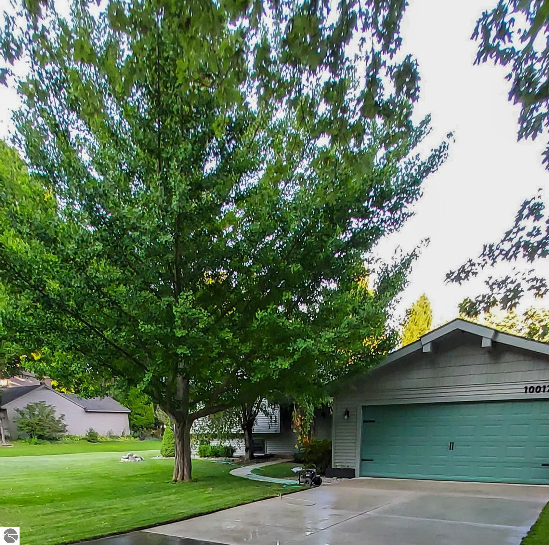 10017 E Lakeview Hills Road