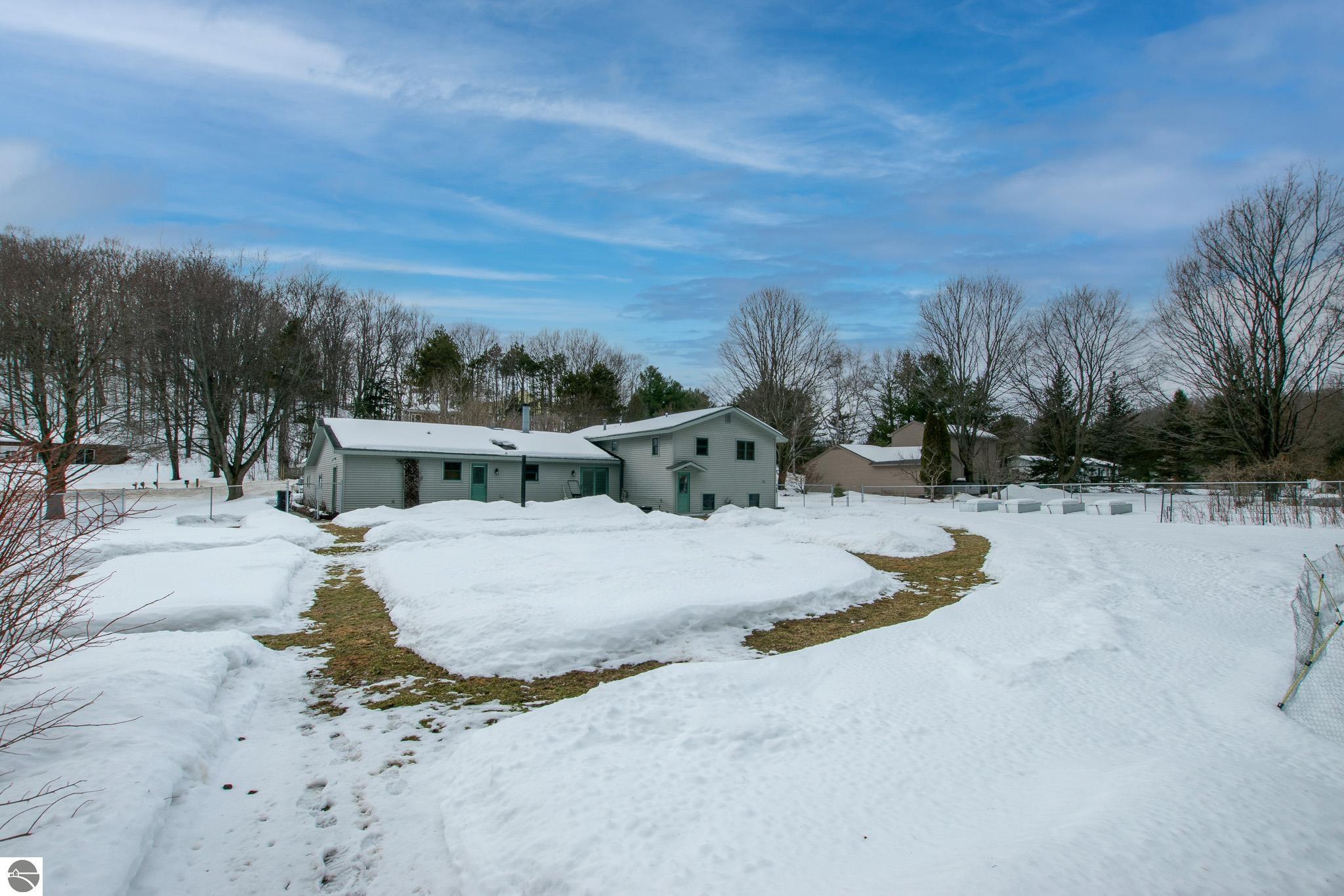 10017 E Lakeview Hills Road