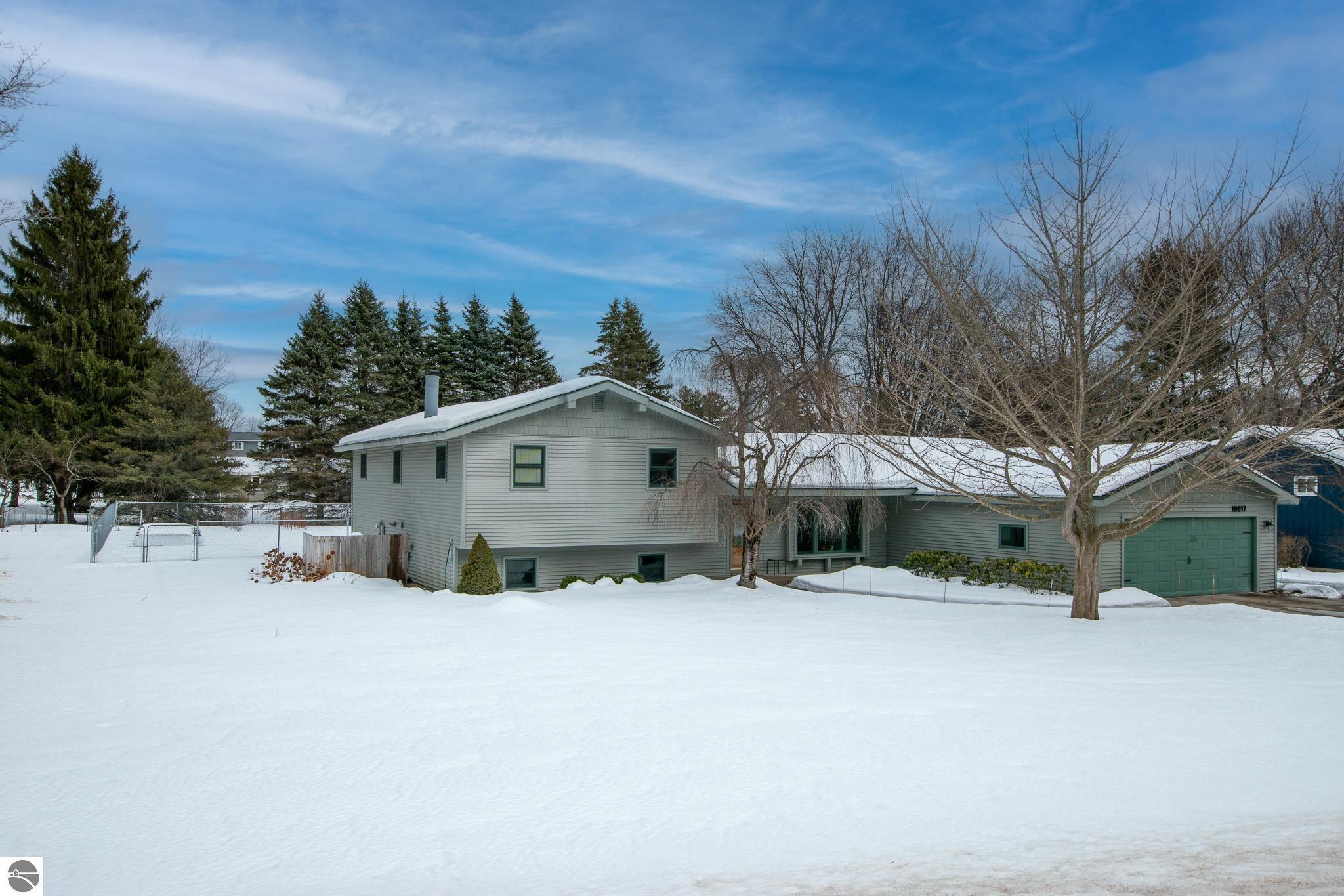 10017 E Lakeview Hills Road