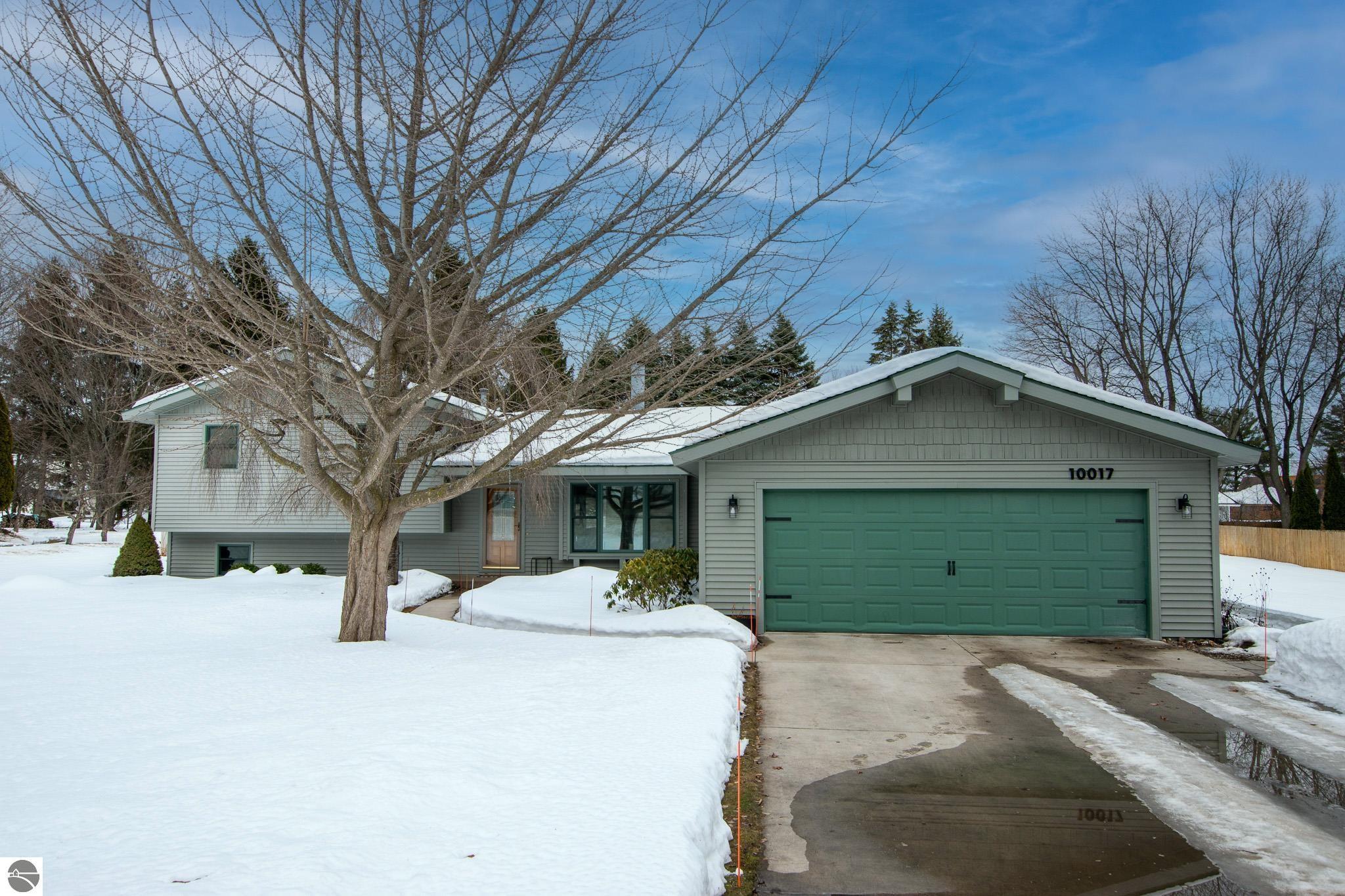 10017 E Lakeview Hills Road