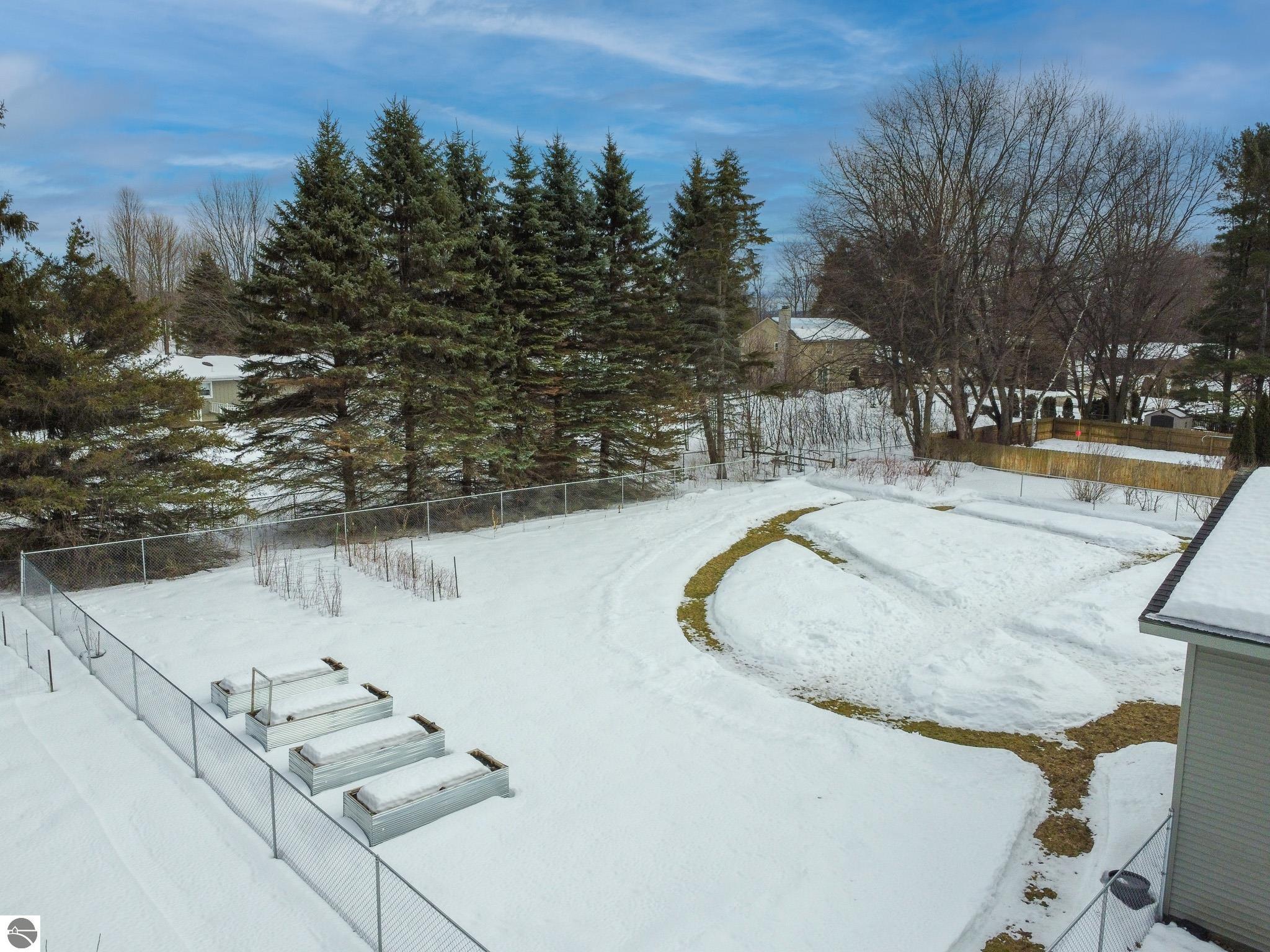10017 E Lakeview Hills Road