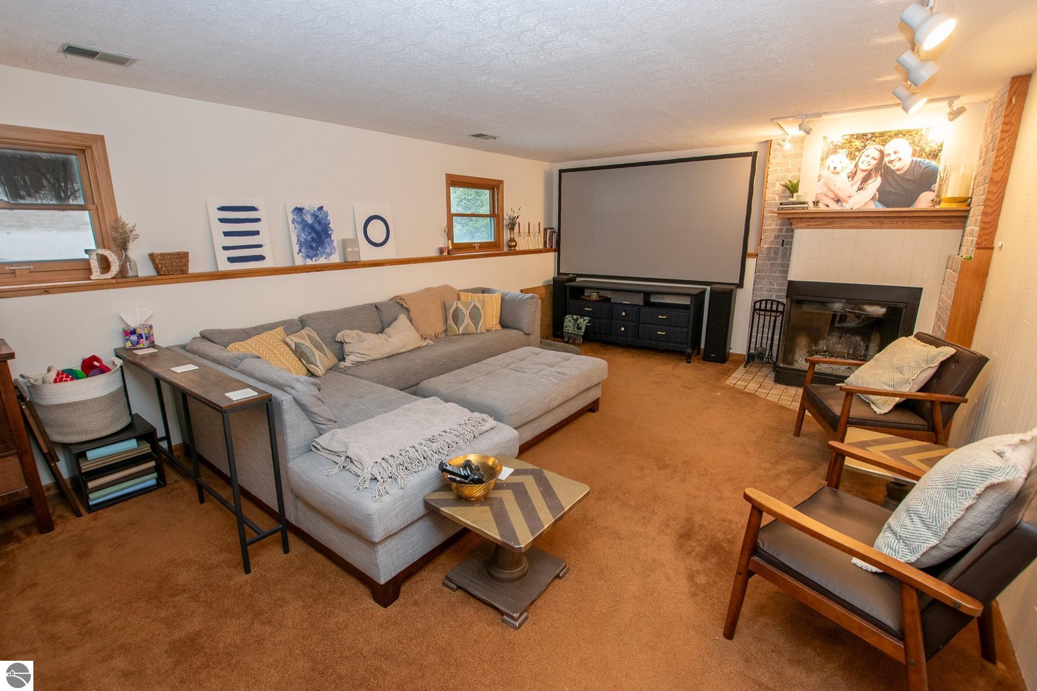 10017 E Lakeview Hills Road