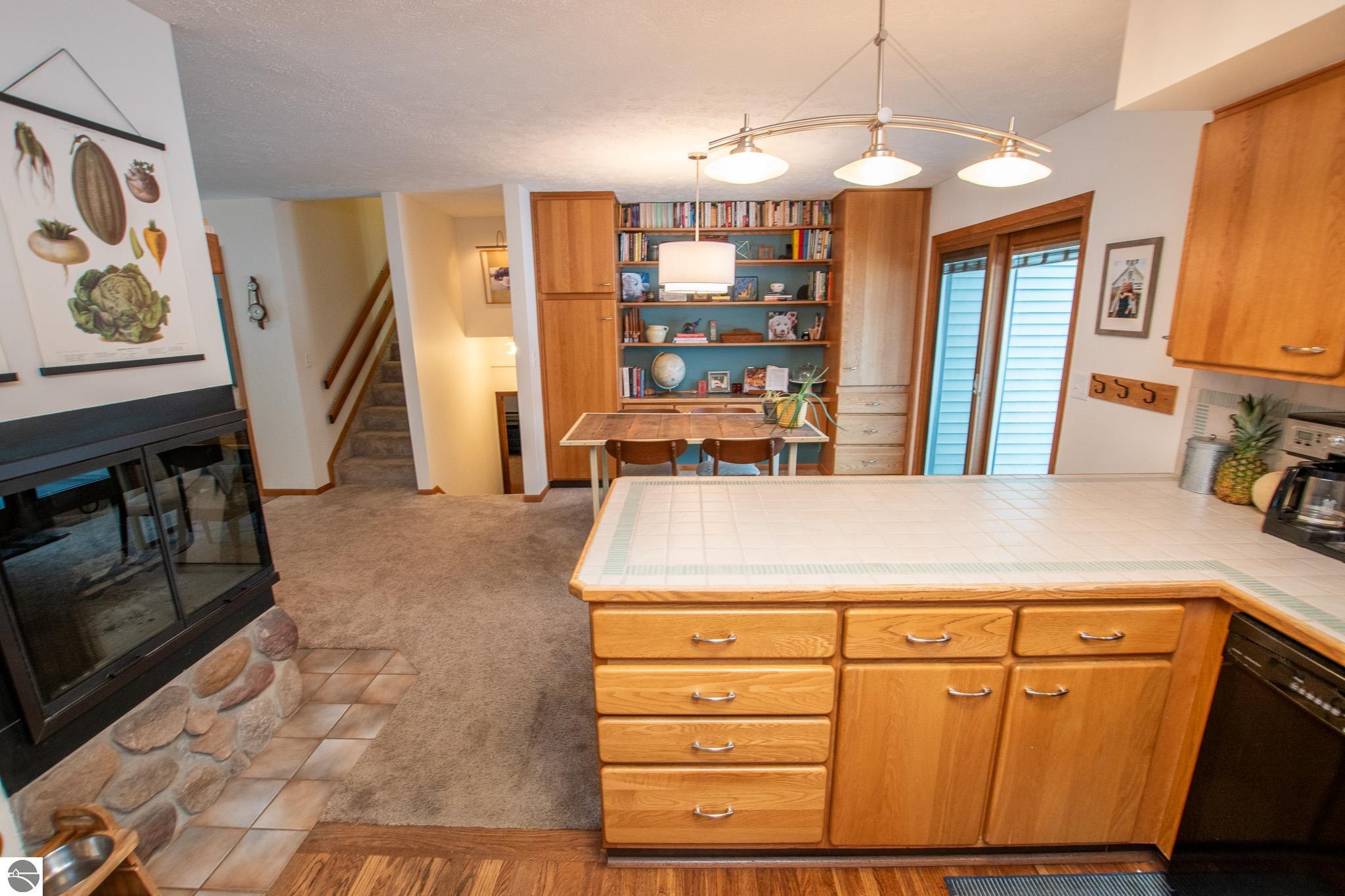10017 E Lakeview Hills Road