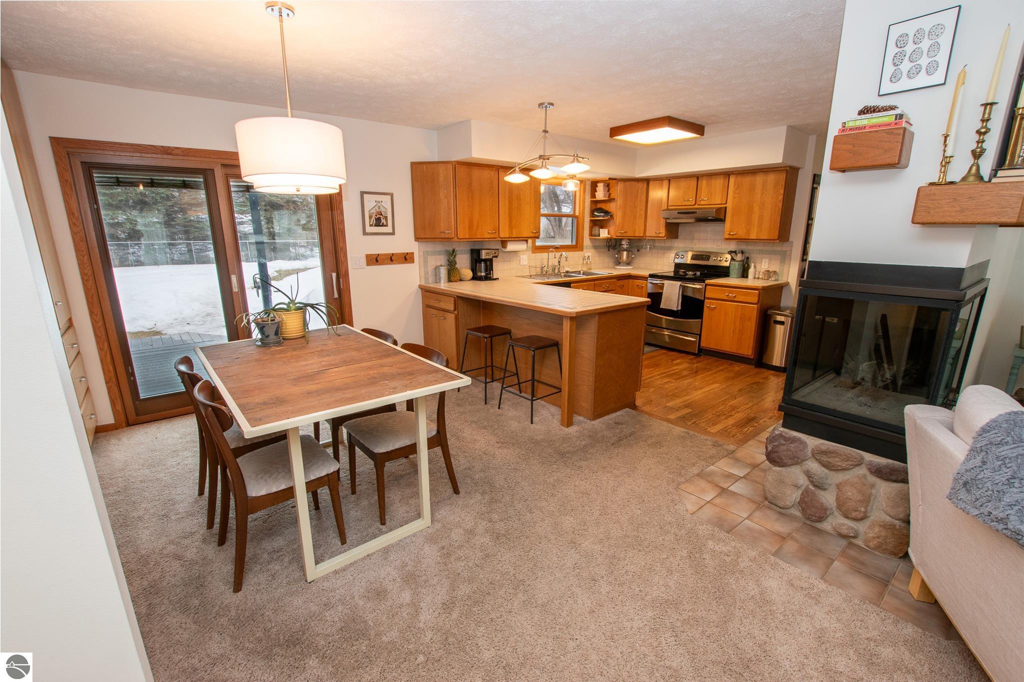 10017 E Lakeview Hills Road