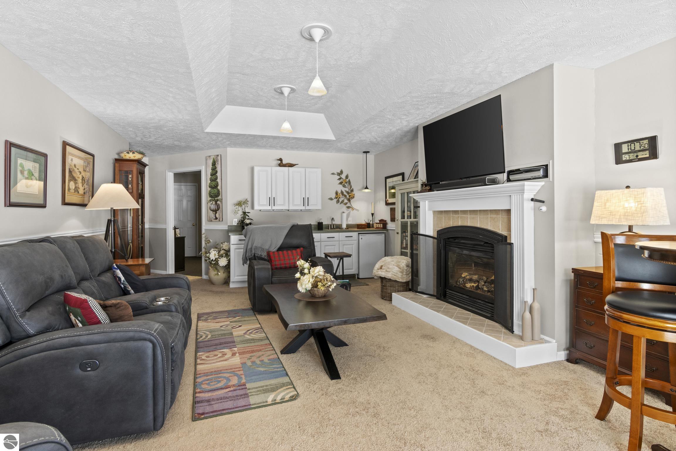 2883 E Crown Drive # 7 Unit: #7