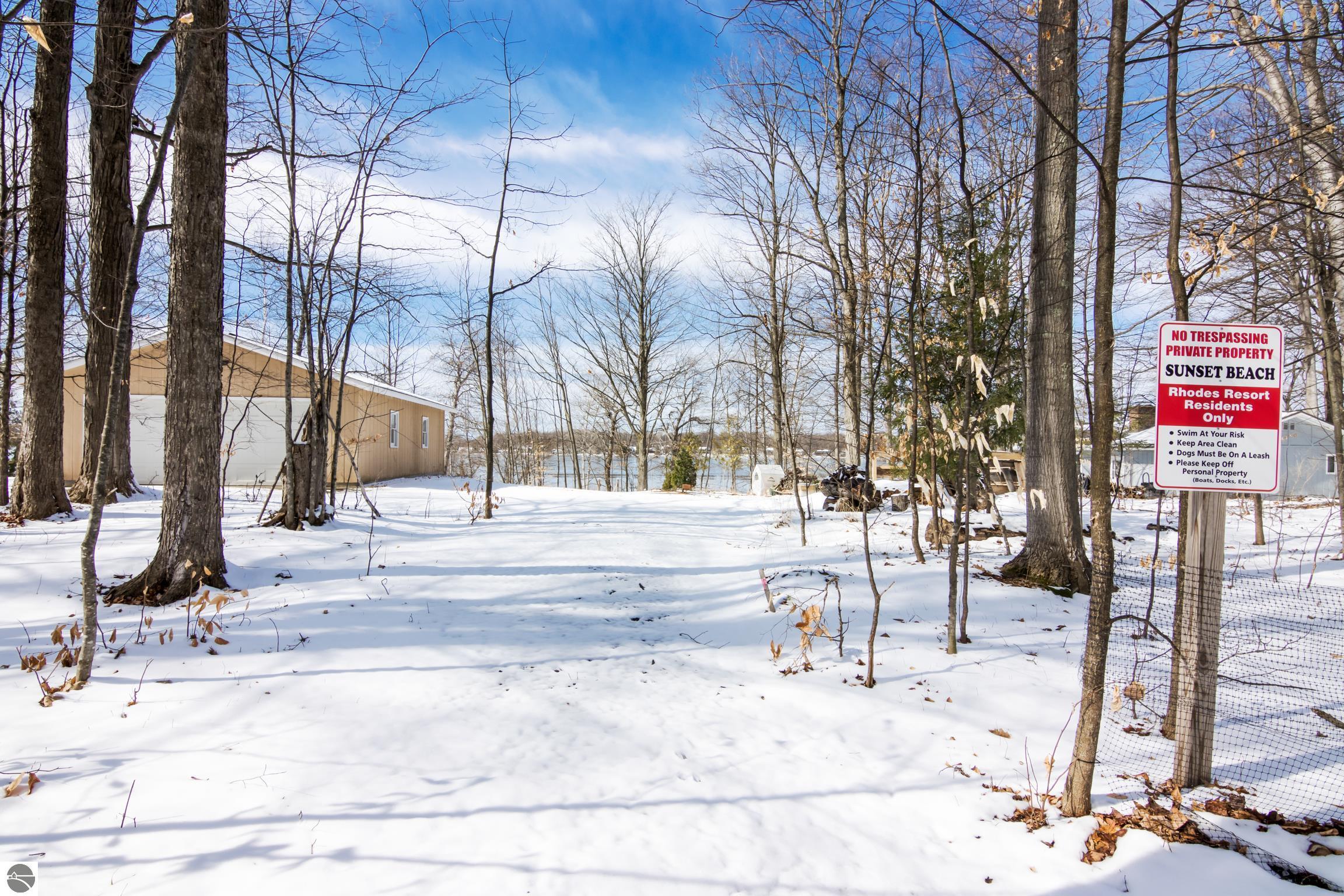 4066 E Duck Lake Road