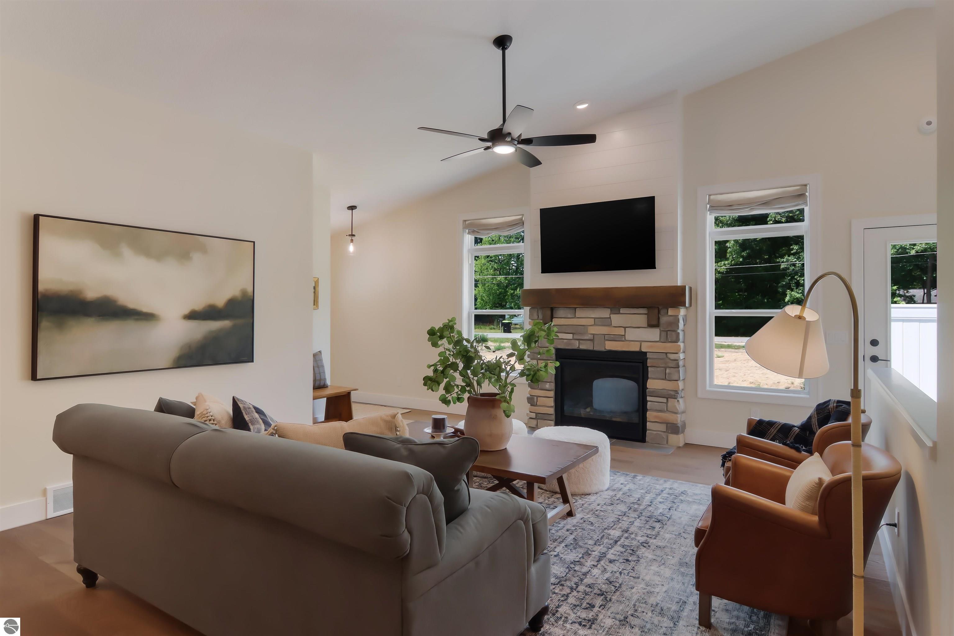 1737 Linden Avenue # 16