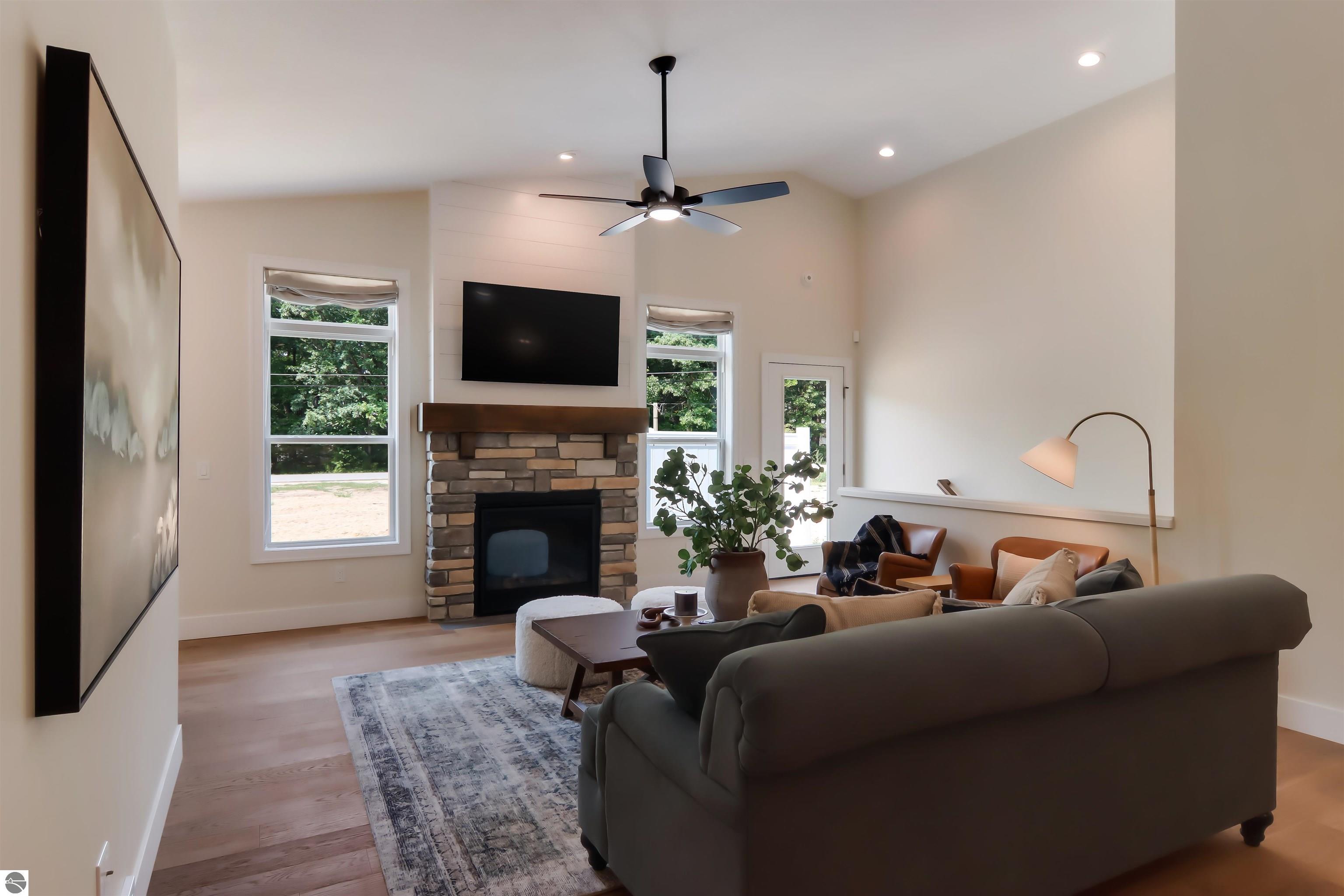 1737 Linden Avenue # 16