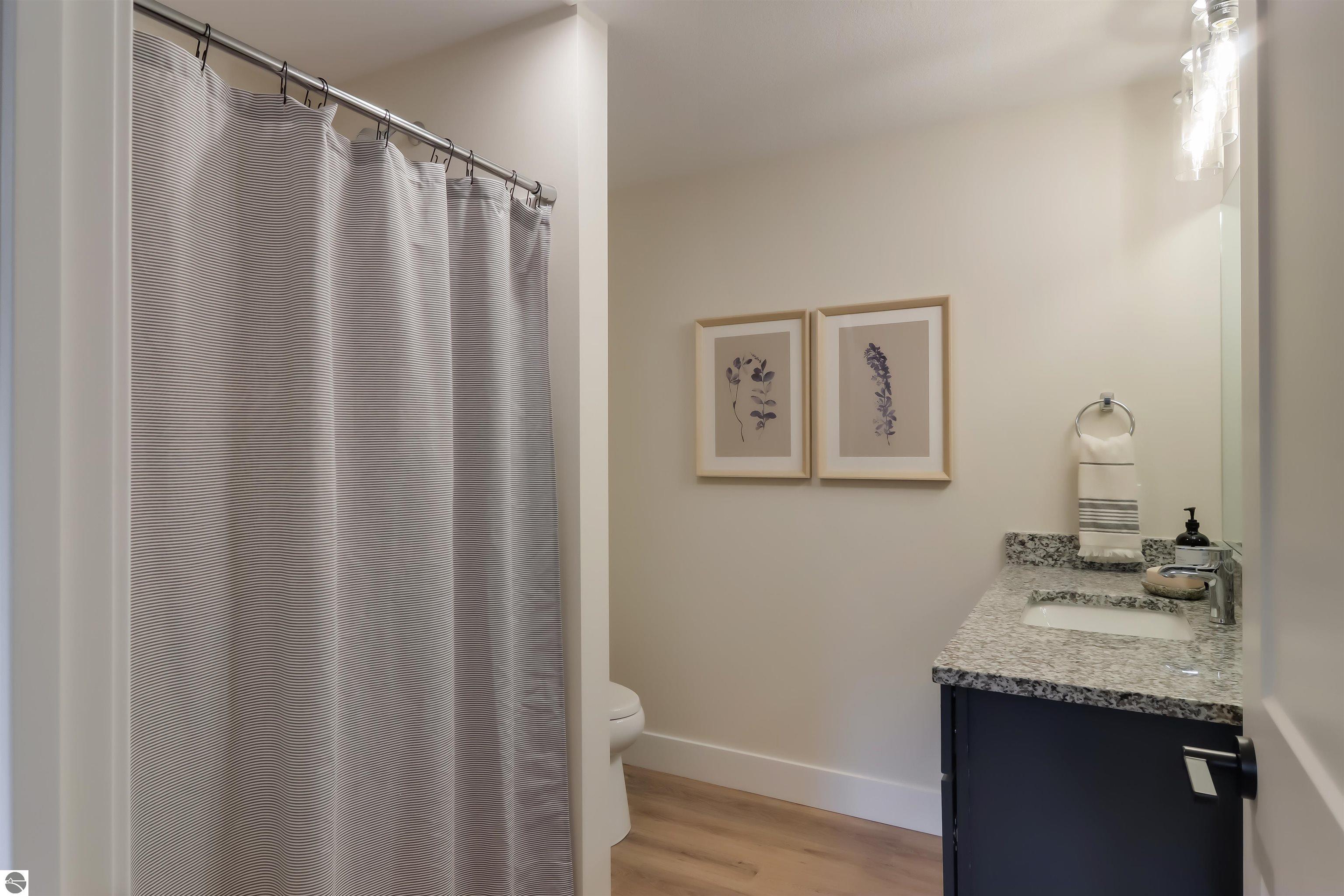 1737 Linden Avenue # 16
