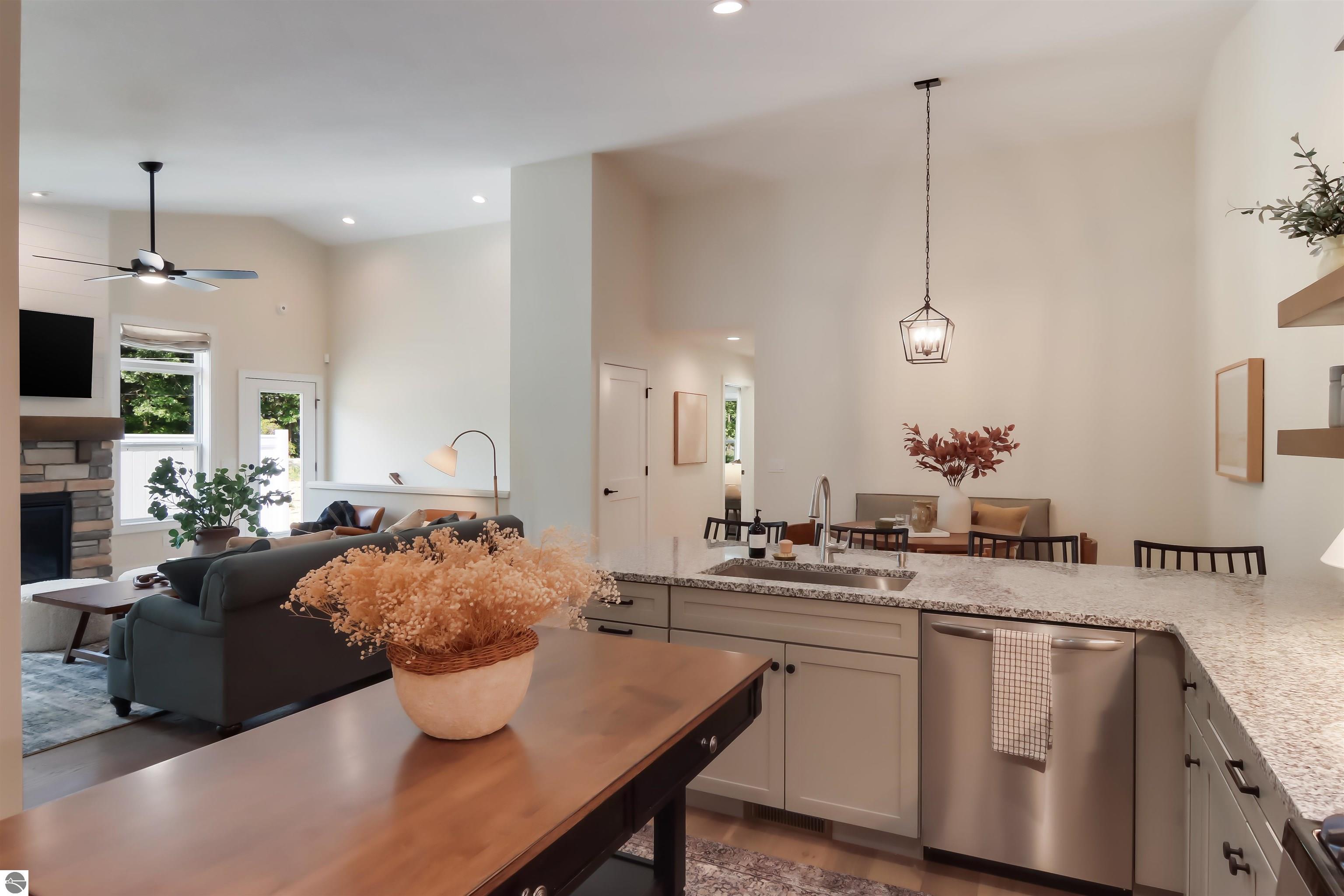 1737 Linden Avenue # 16