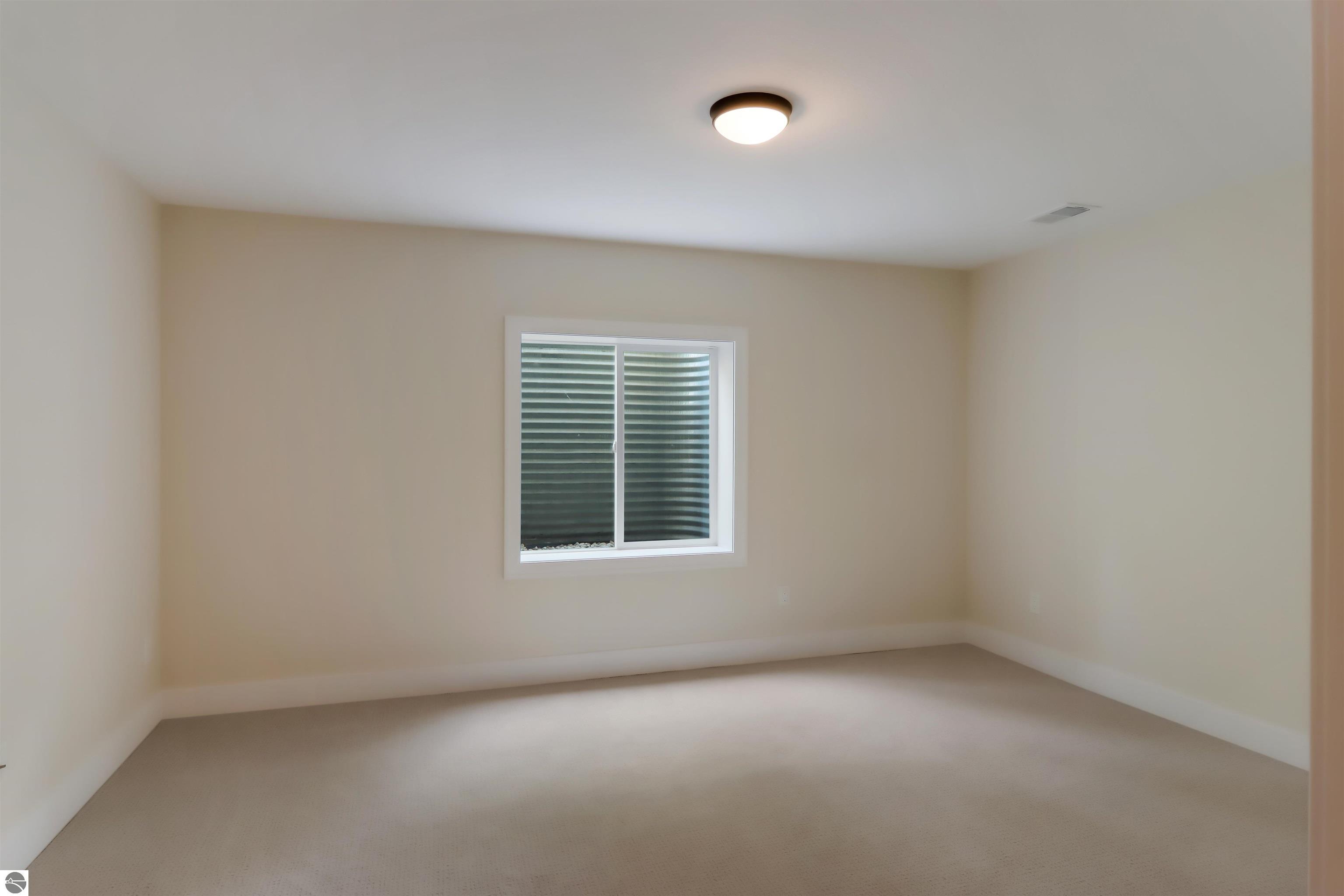 1737 Linden Avenue # 16