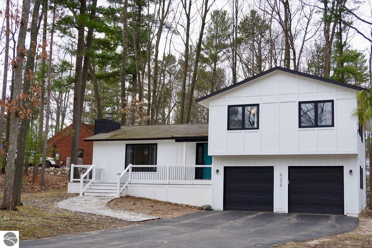 4239 W Timberwood Drive