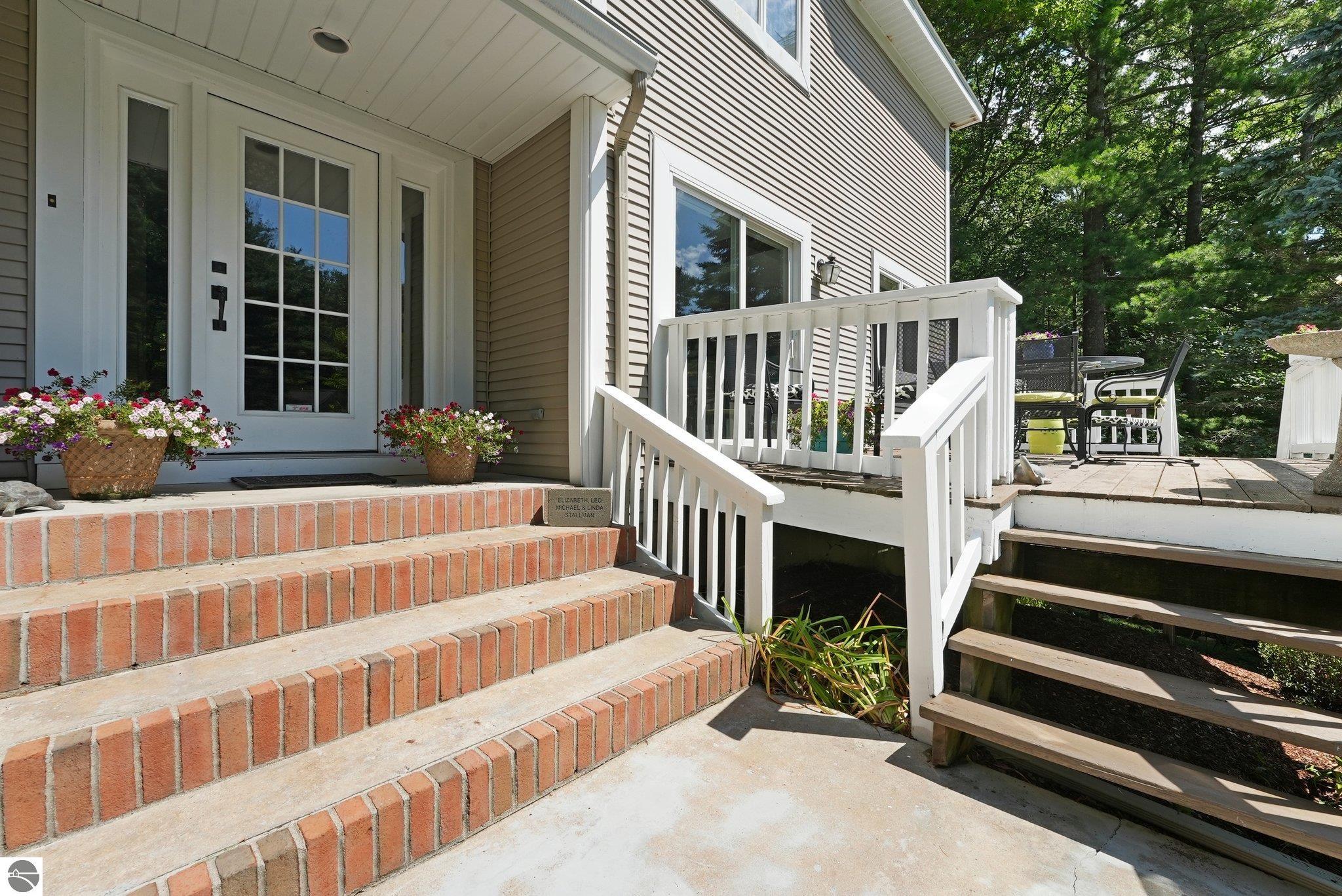 2127 E Timberlane Drive
