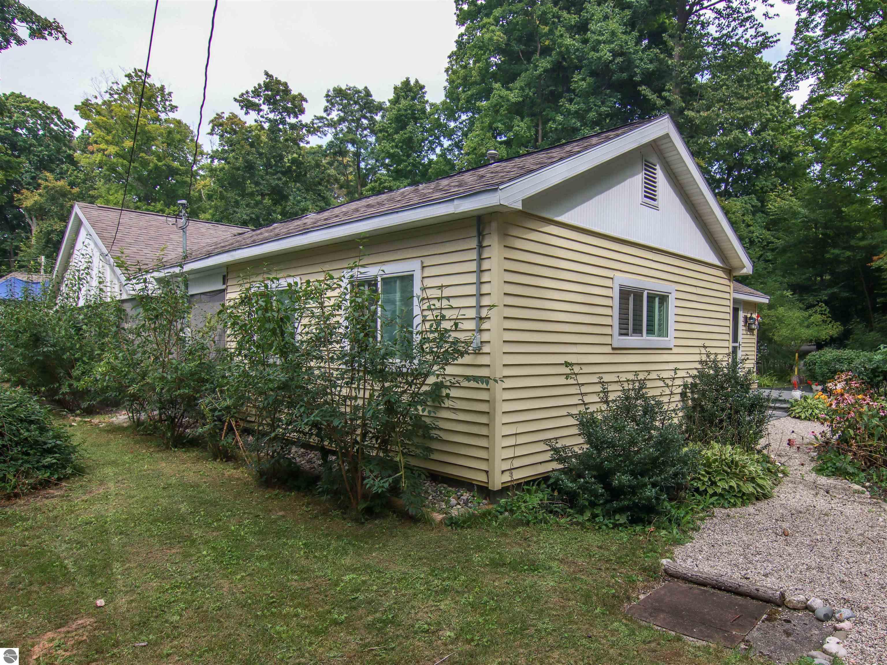 4760 Outer Drive