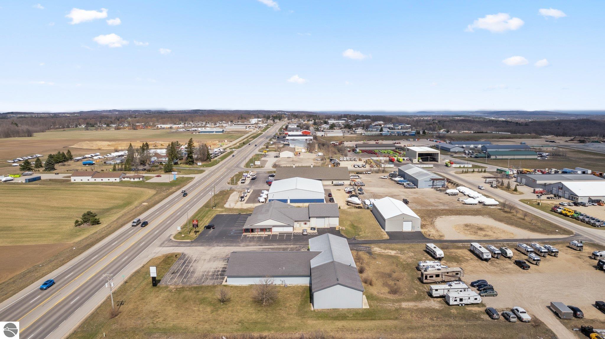 90 N US-31 S