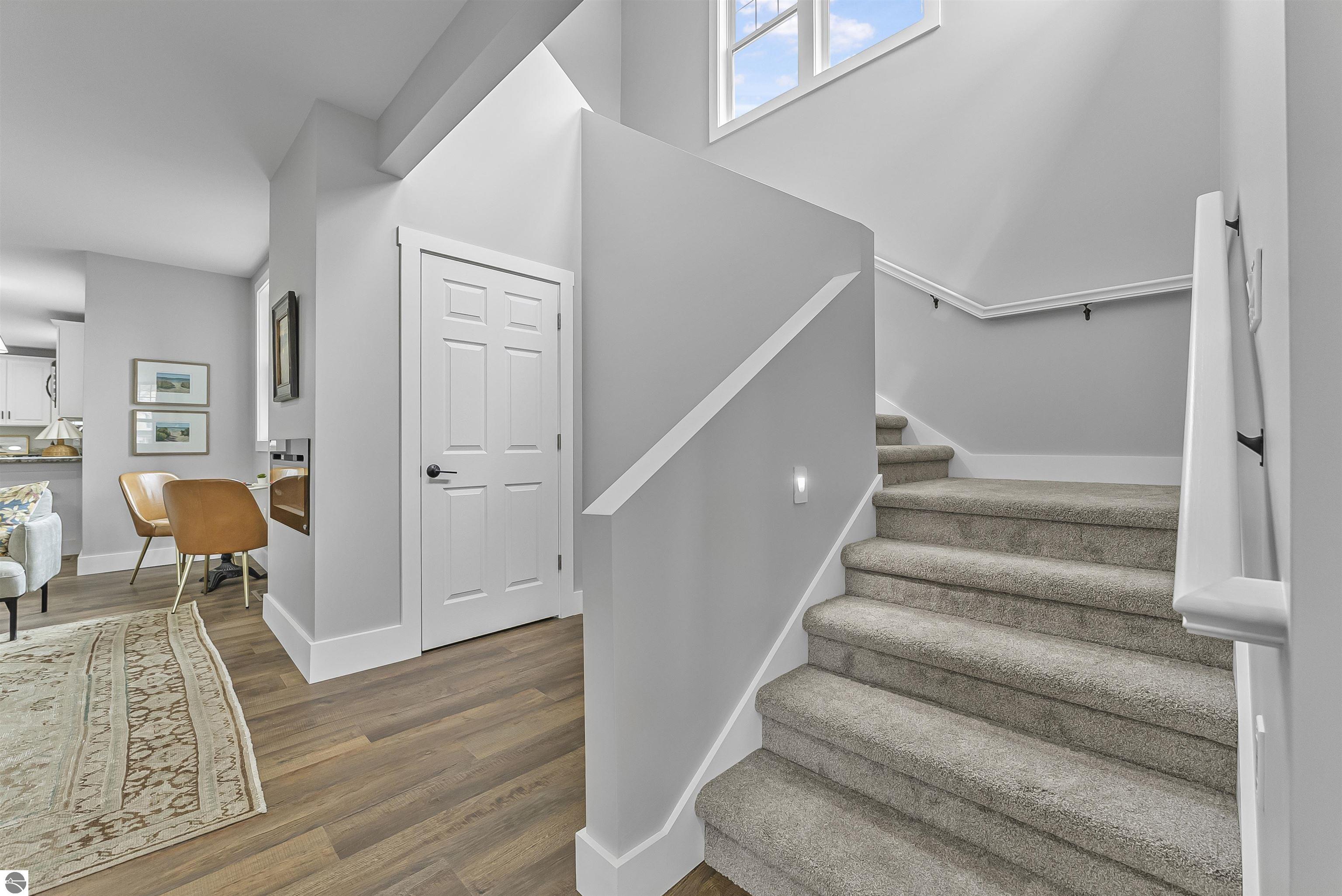 302 W Dresden Street