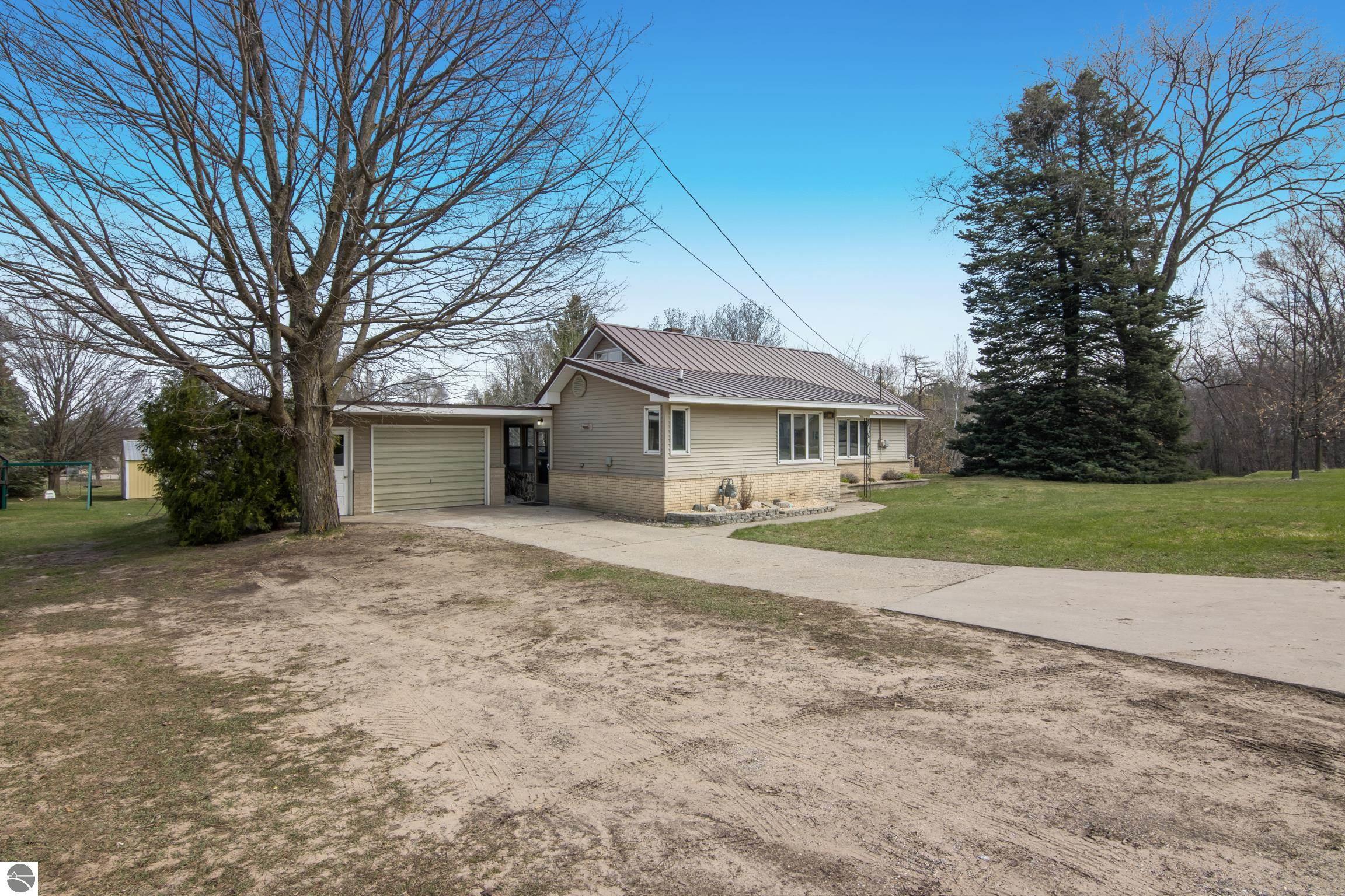 306 Fenton Street