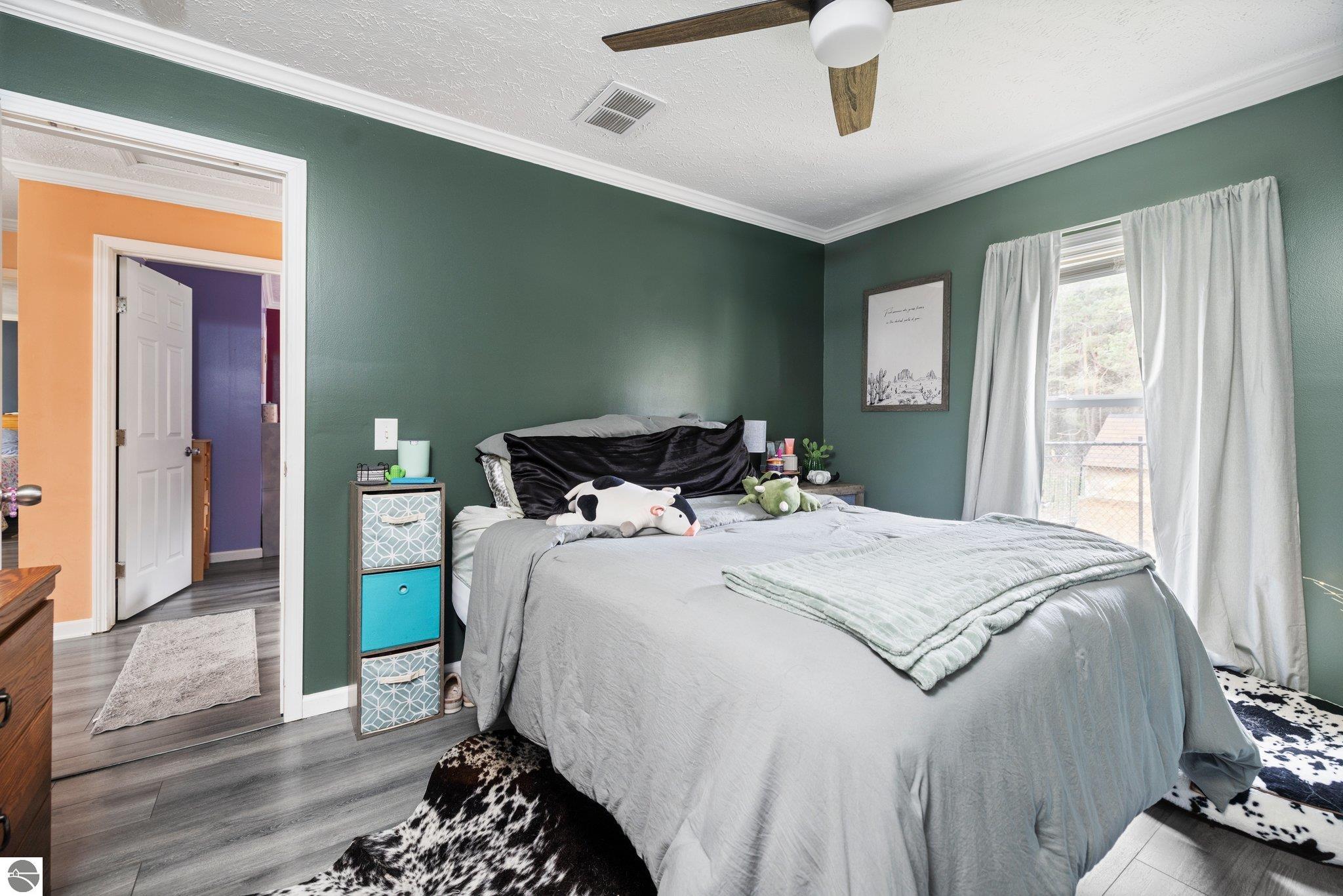 898 Leya Lane