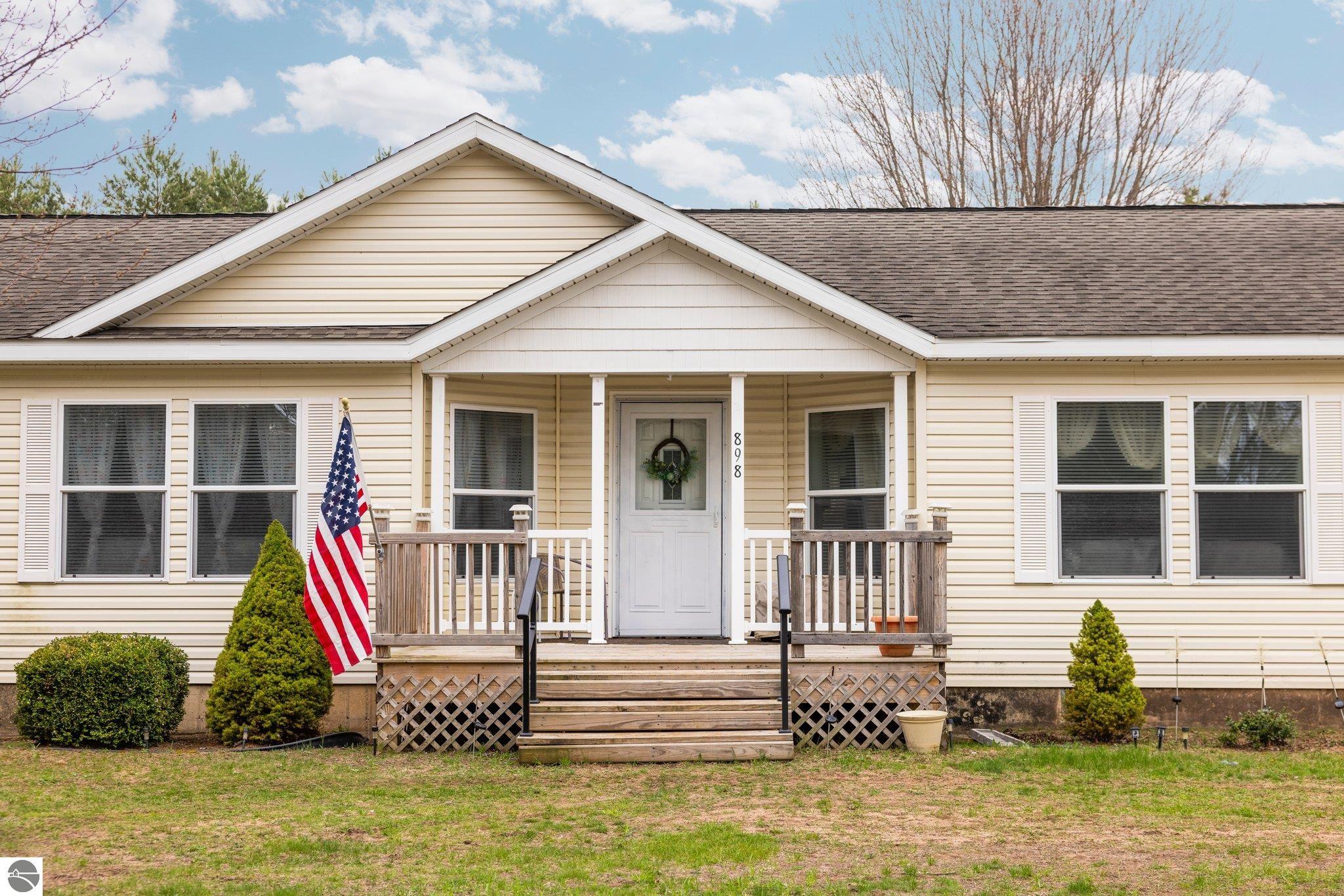 898 Leya Lane
