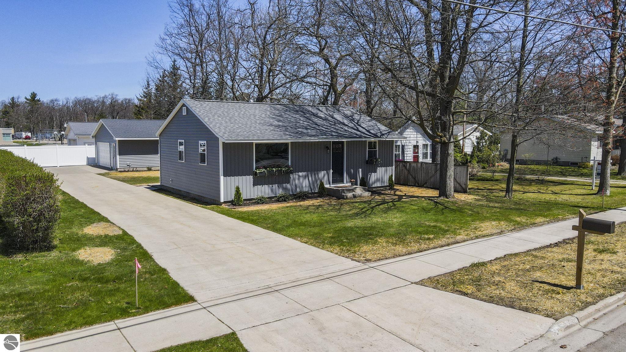 917 Carver Street